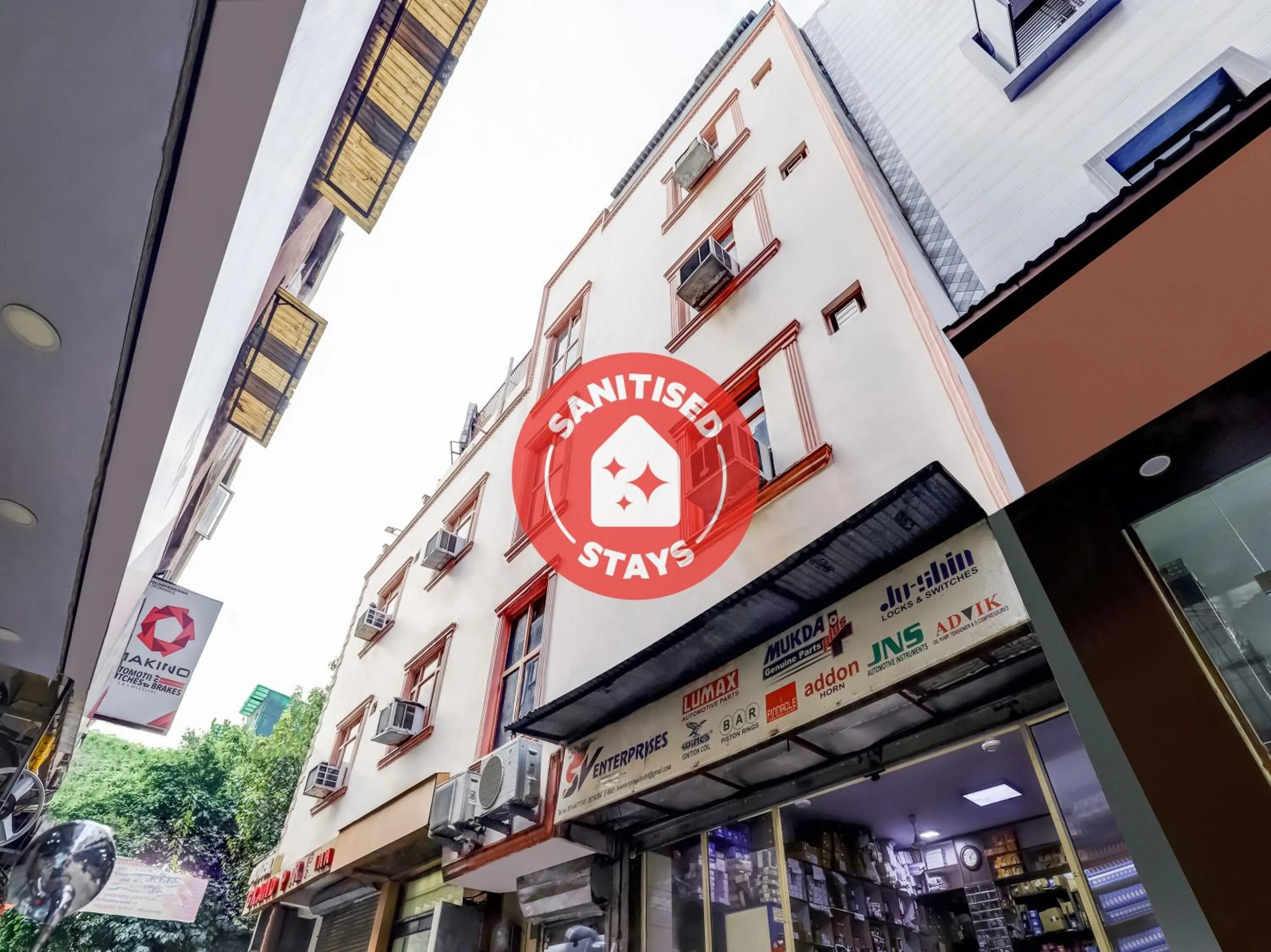 Facade/entrance in Hotel Grand Park Inn