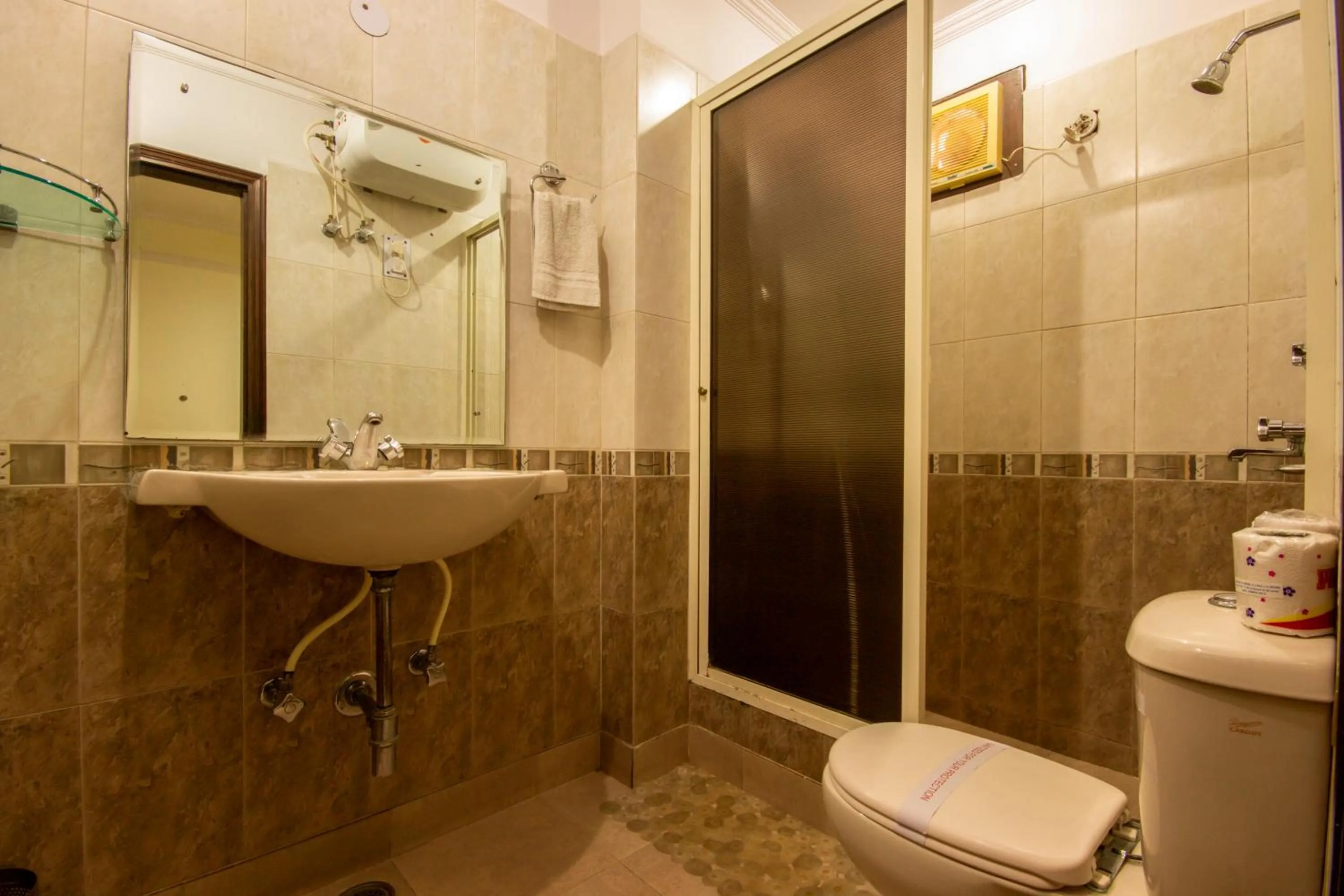 Bathroom in Hotel Grand Park Inn