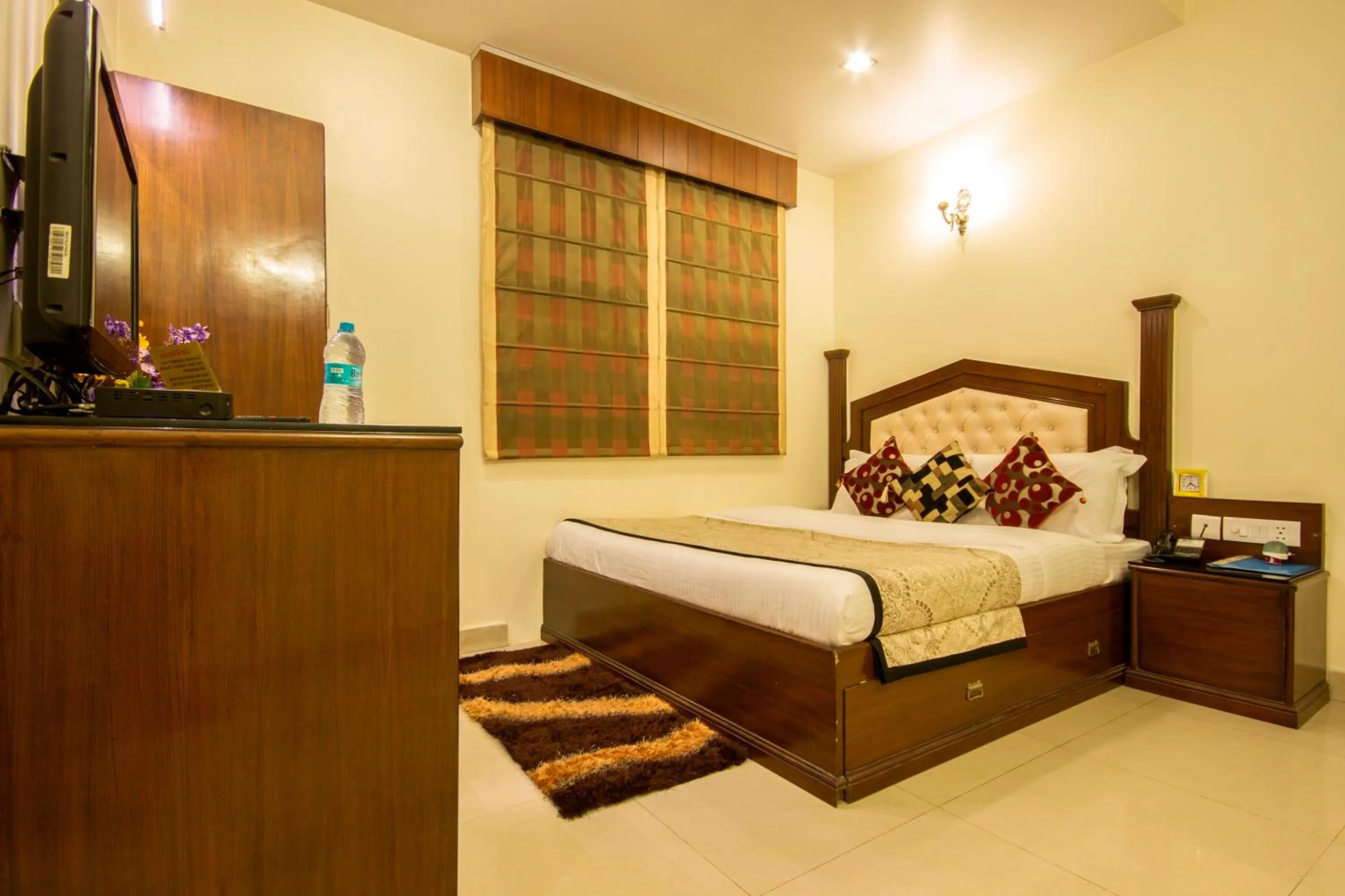 Photo of the whole room, Bed in Hotel Grand Park Inn