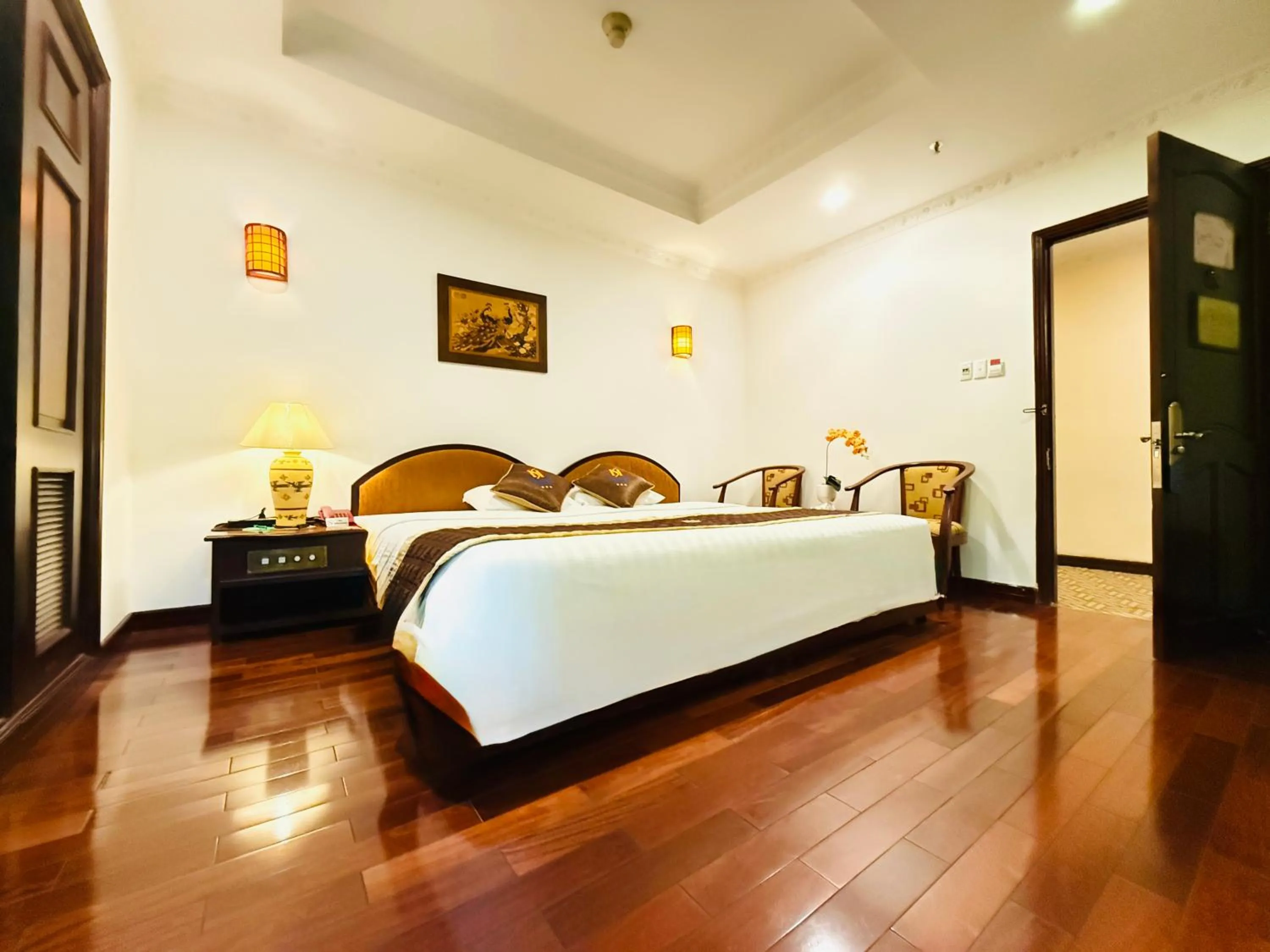 Bedroom, Bed in Huong Sen Hotel