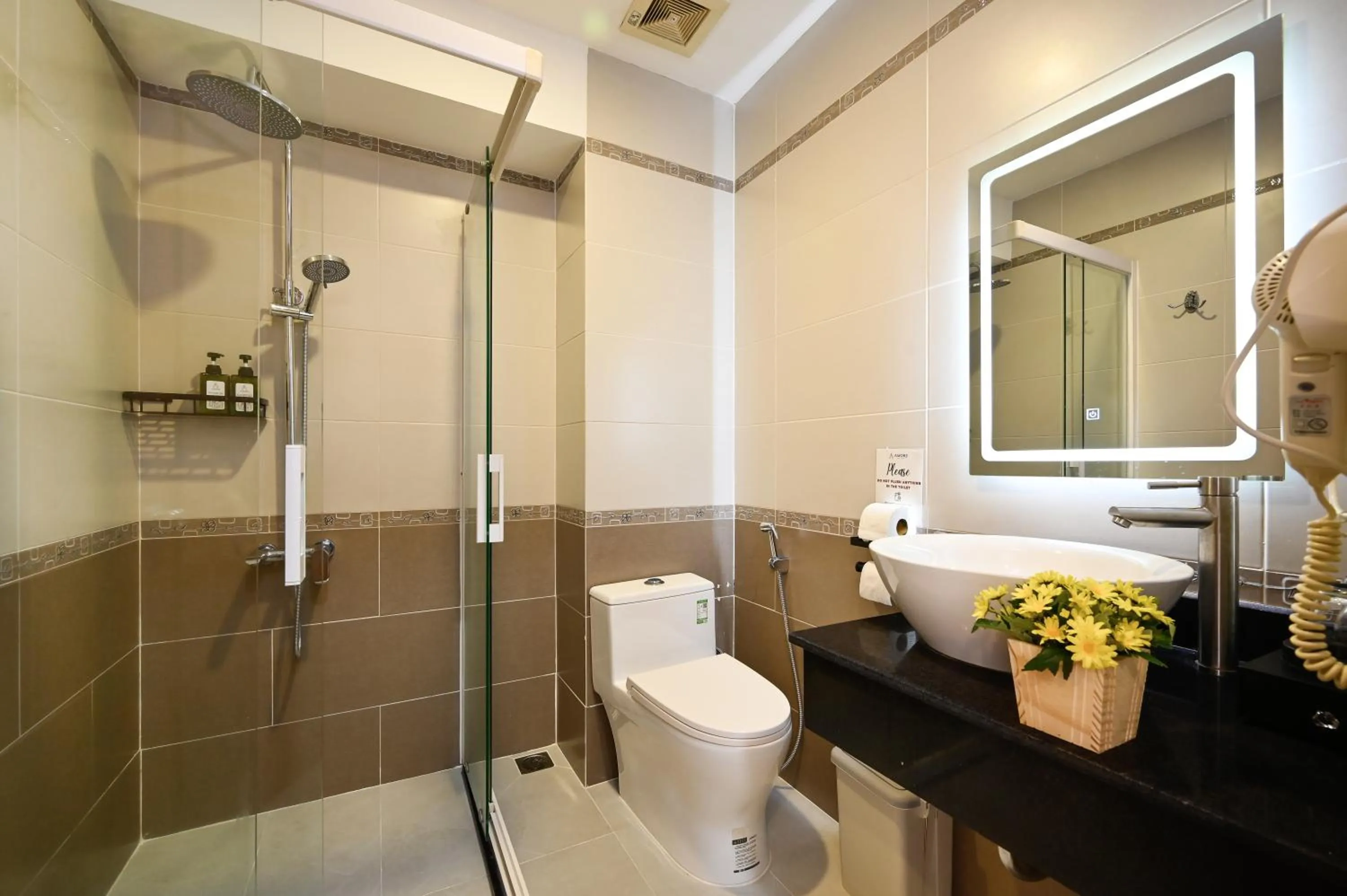 Shower in Amory Hotel Ben Thanh
