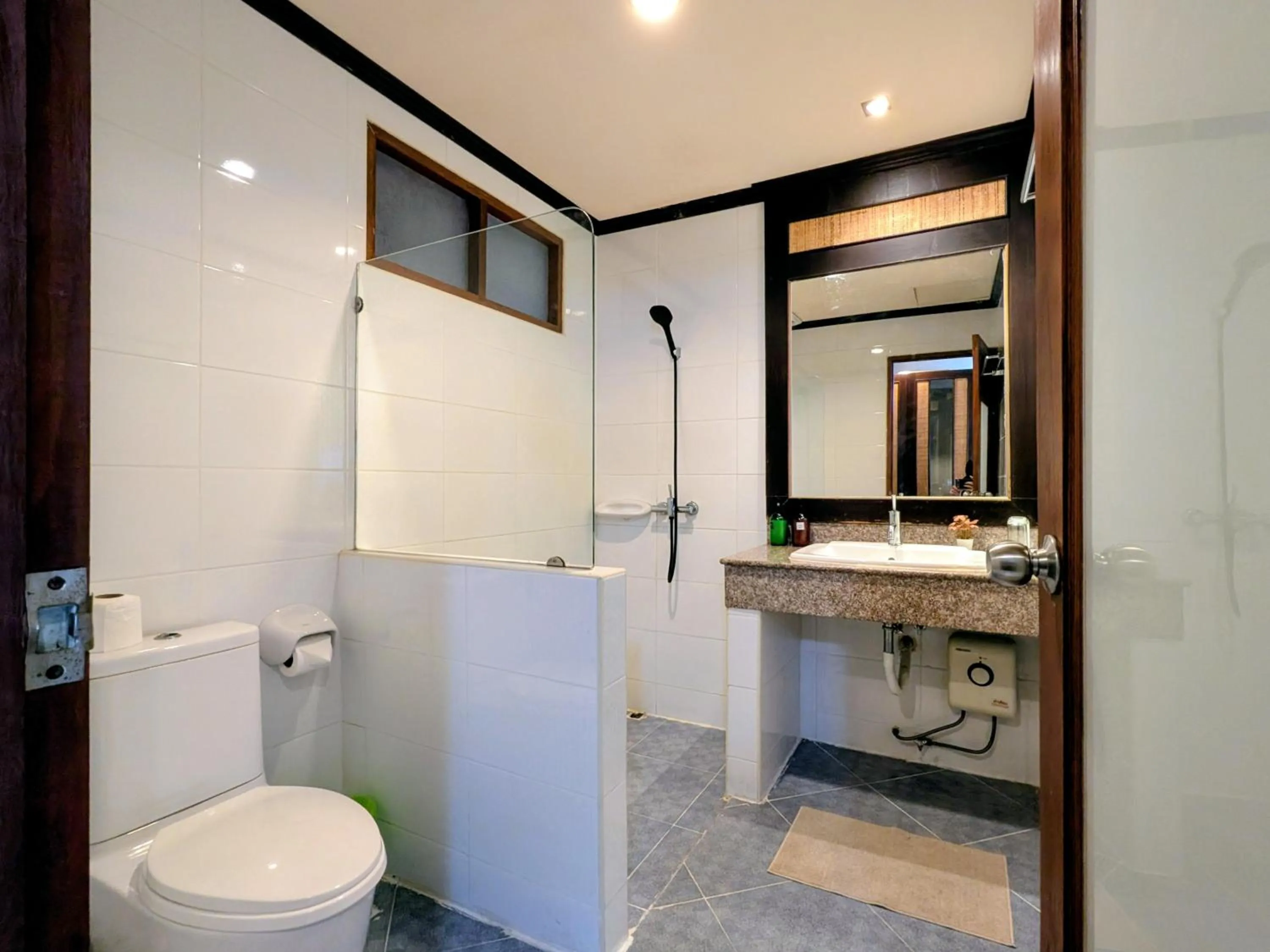 Bathroom in Summer Inn