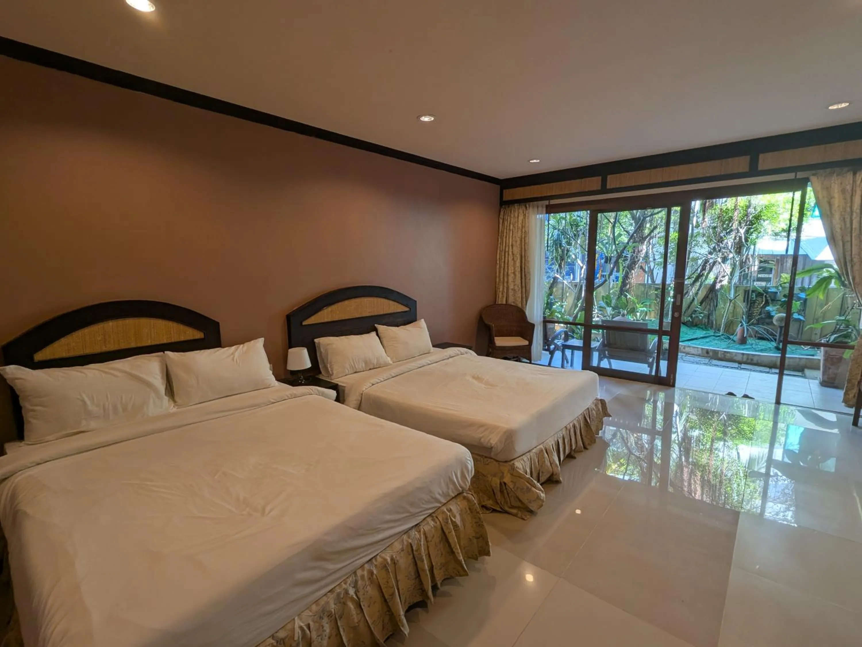 View (from property/room), Bed in Summer Inn