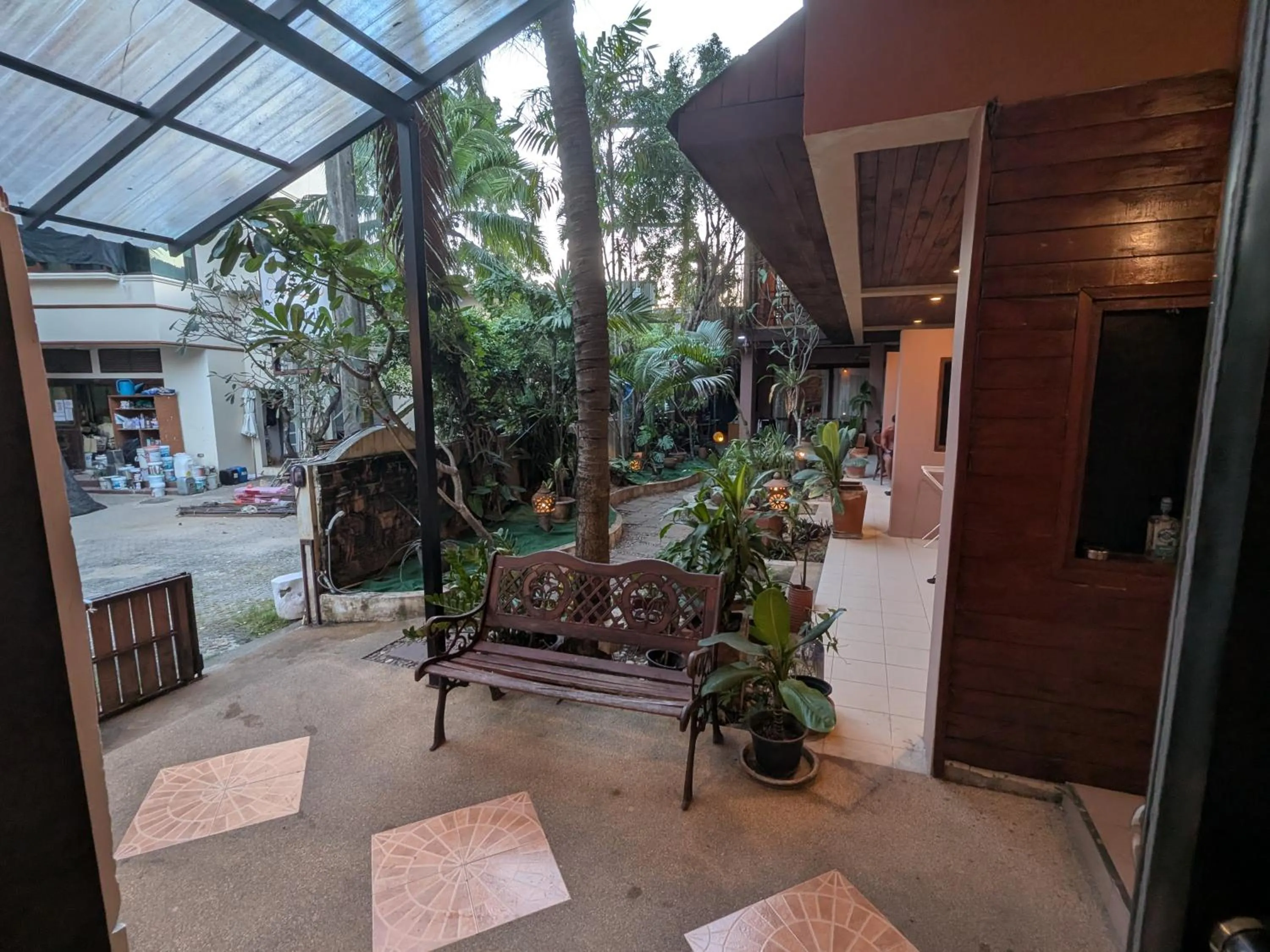 Garden in Summer Inn