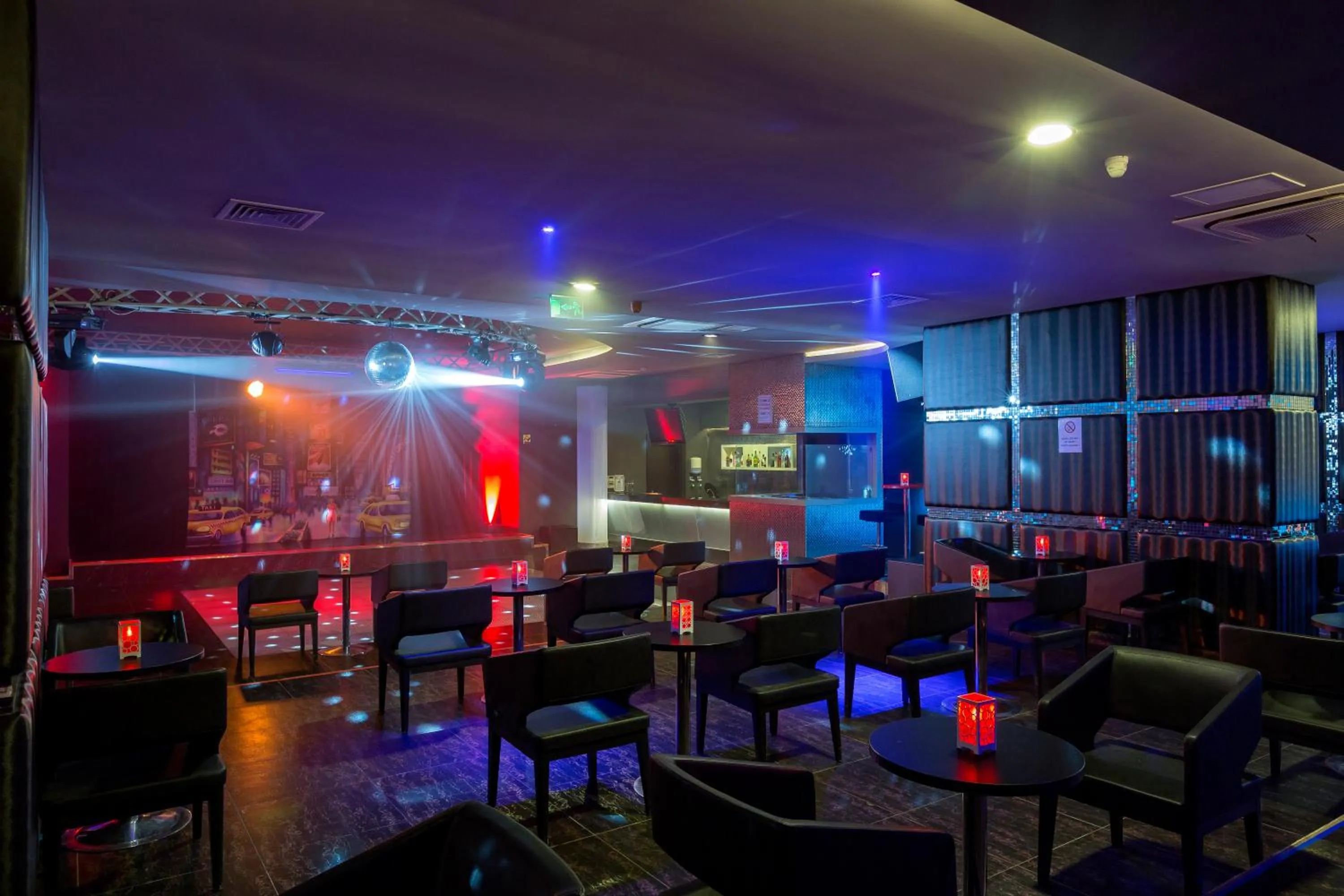 Nightclub / DJ in Royal Holiday Palace