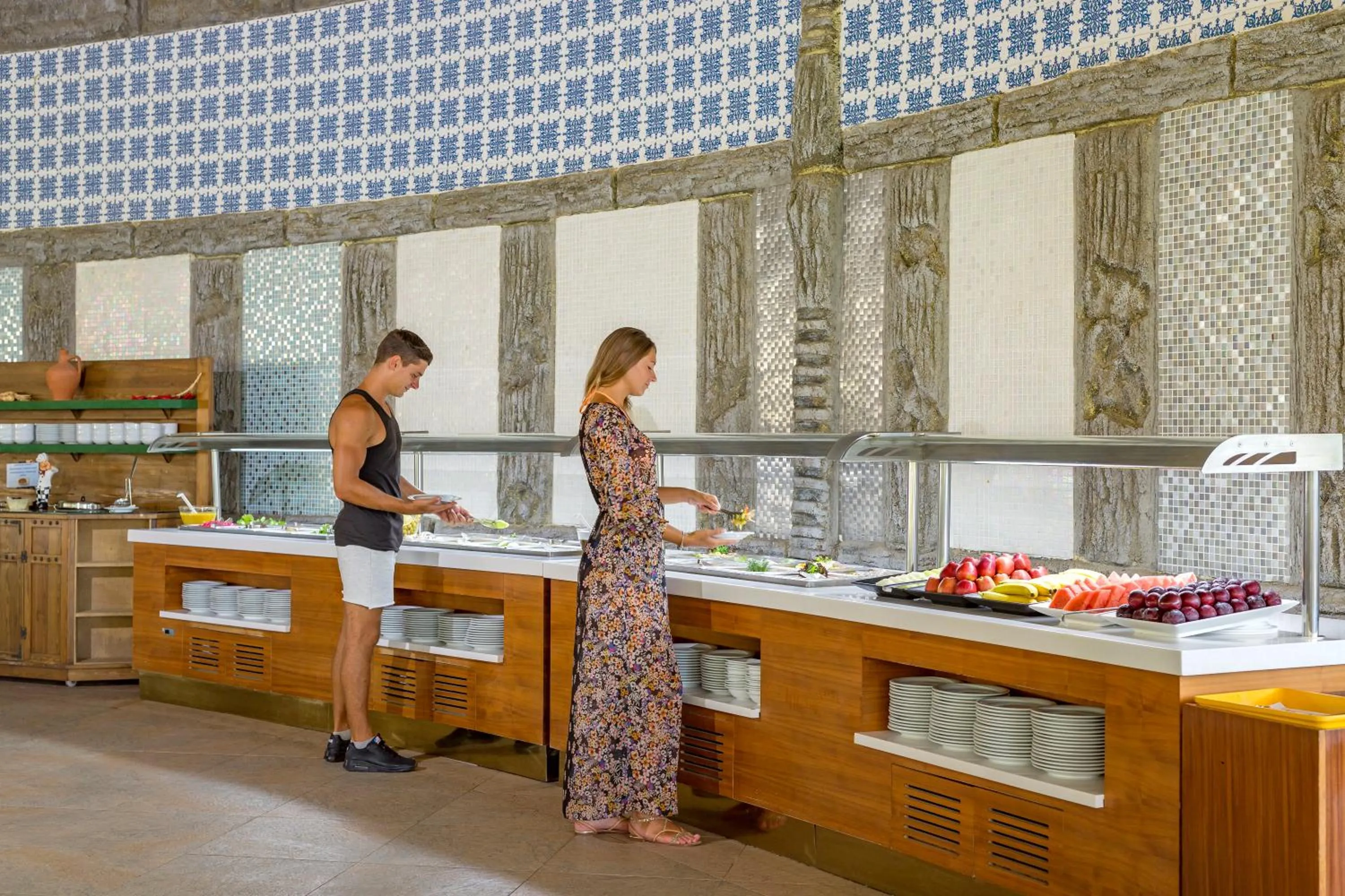 Restaurant/places to eat in Royal Holiday Palace