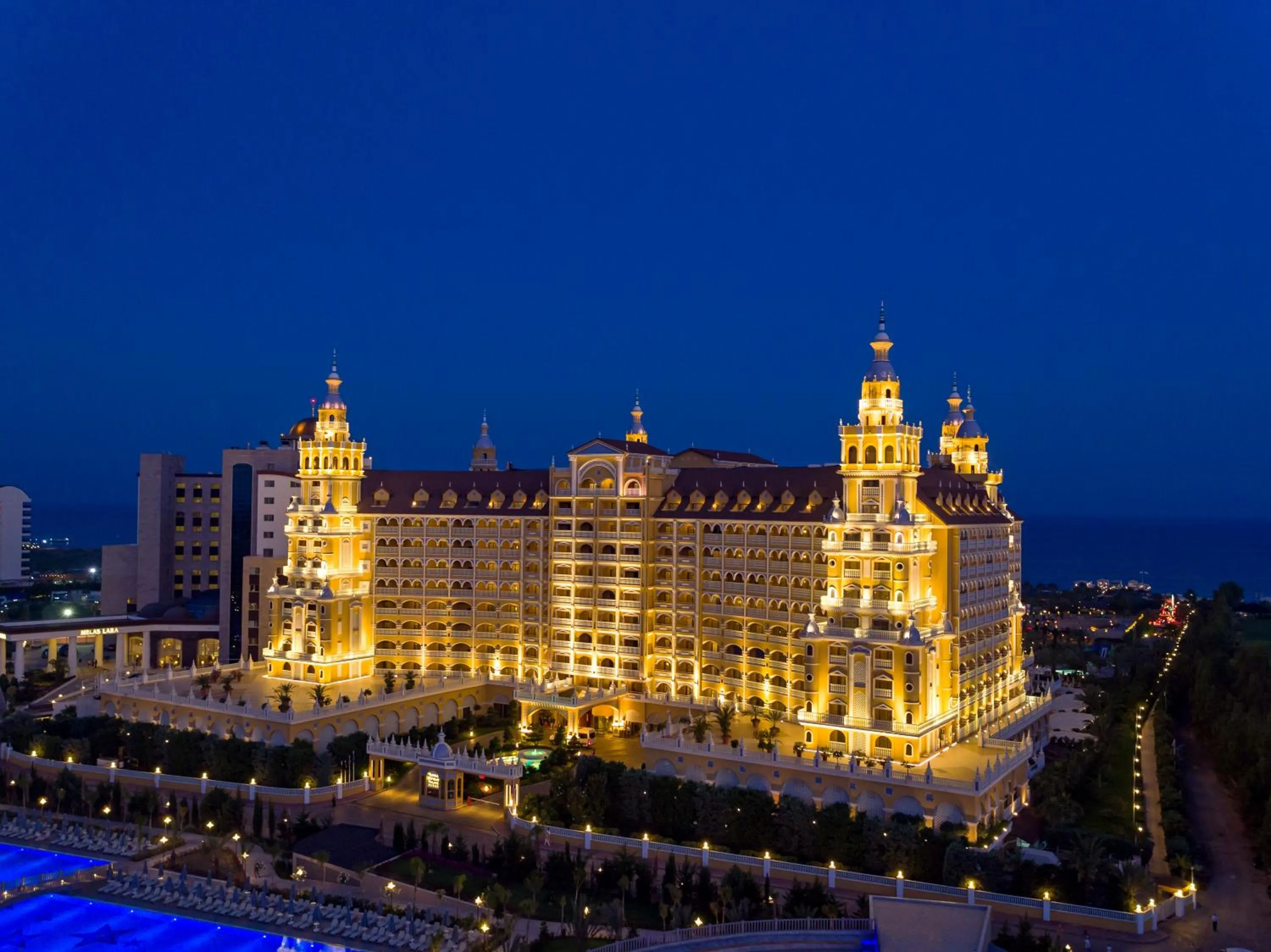 Night in Royal Holiday Palace