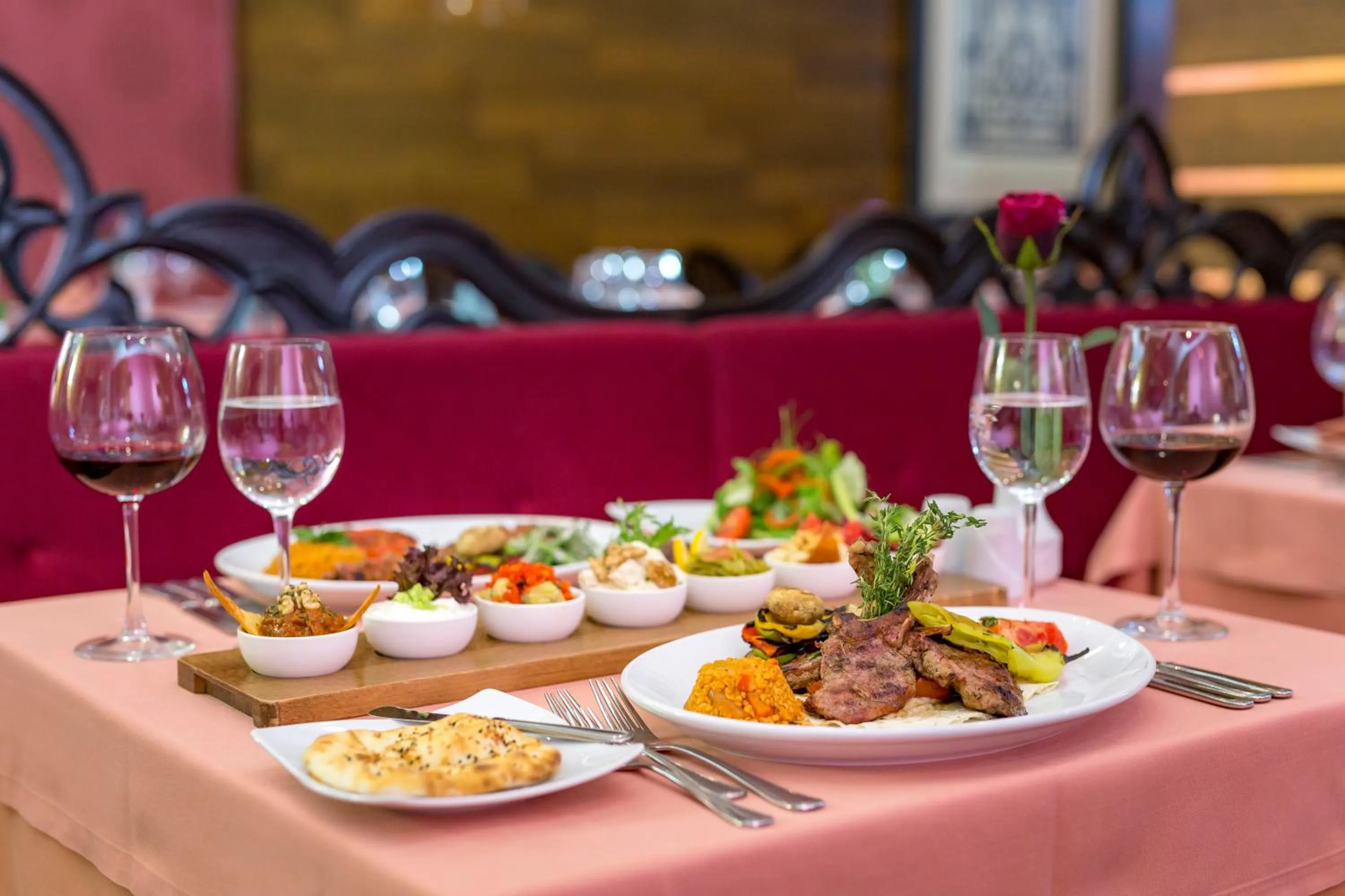 Food and drinks in Royal Holiday Palace