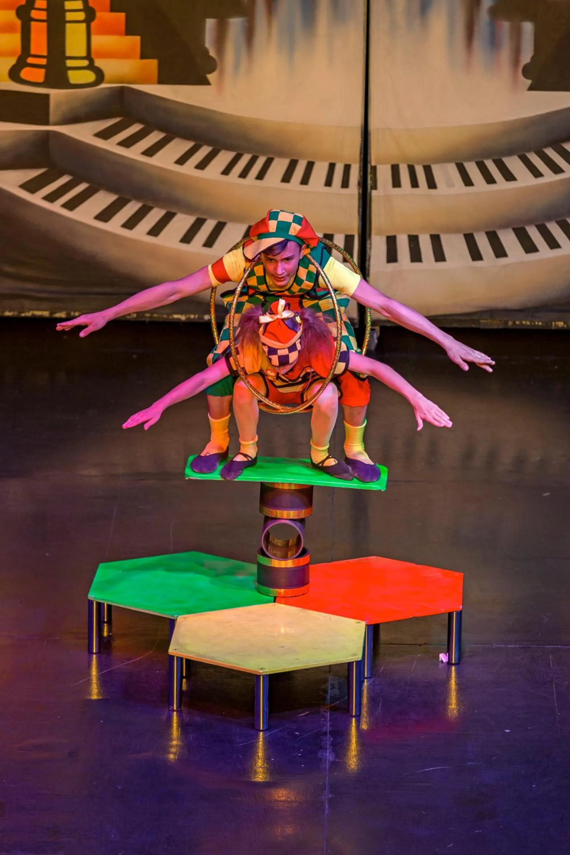 Evening entertainment in Royal Holiday Palace