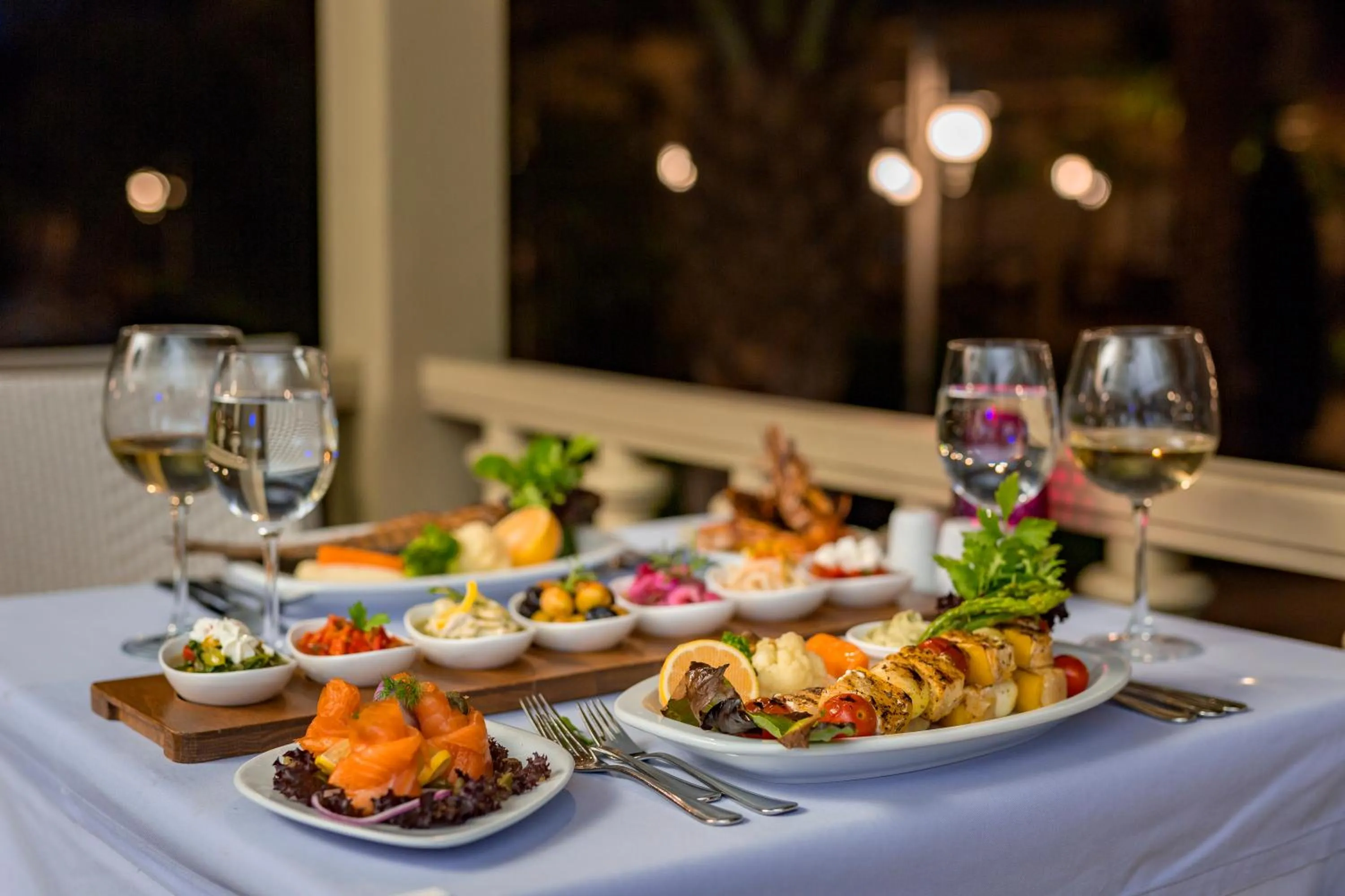 Food and drinks in Royal Holiday Palace