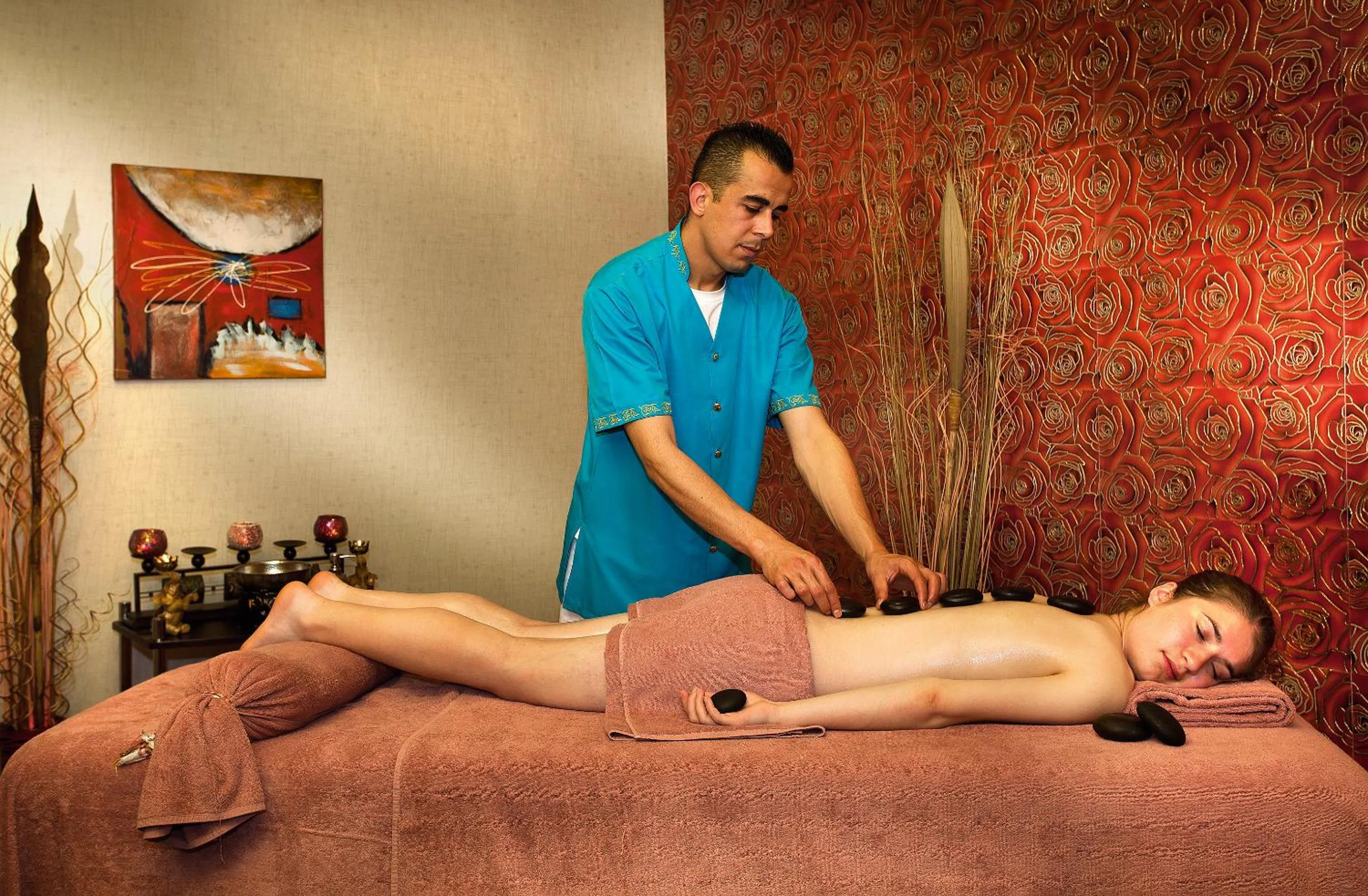 Massage in Royal Holiday Palace