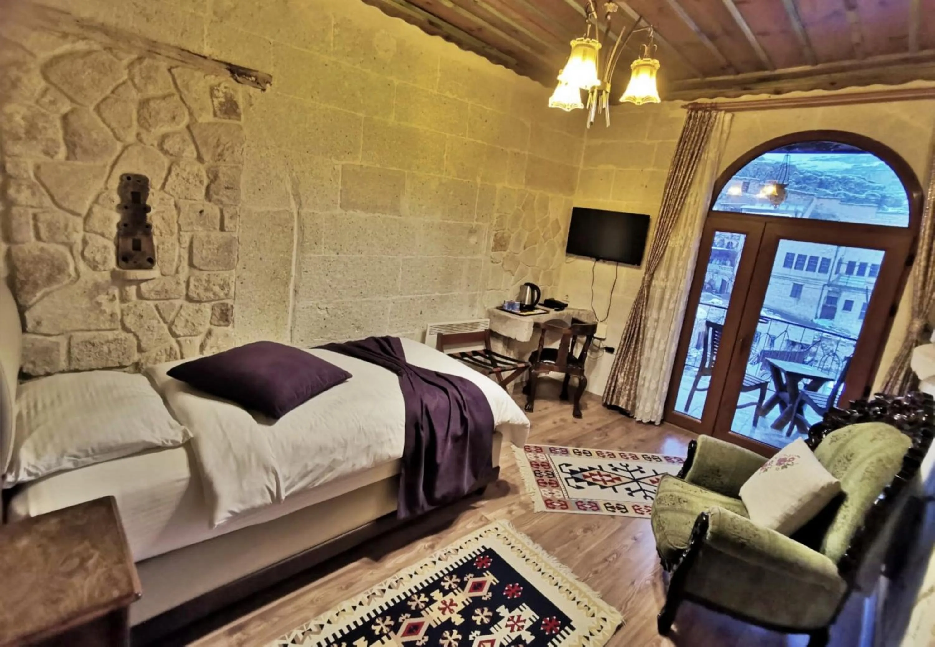 Balcony/Terrace, Bed in Cave Konak Hotel - Special Category