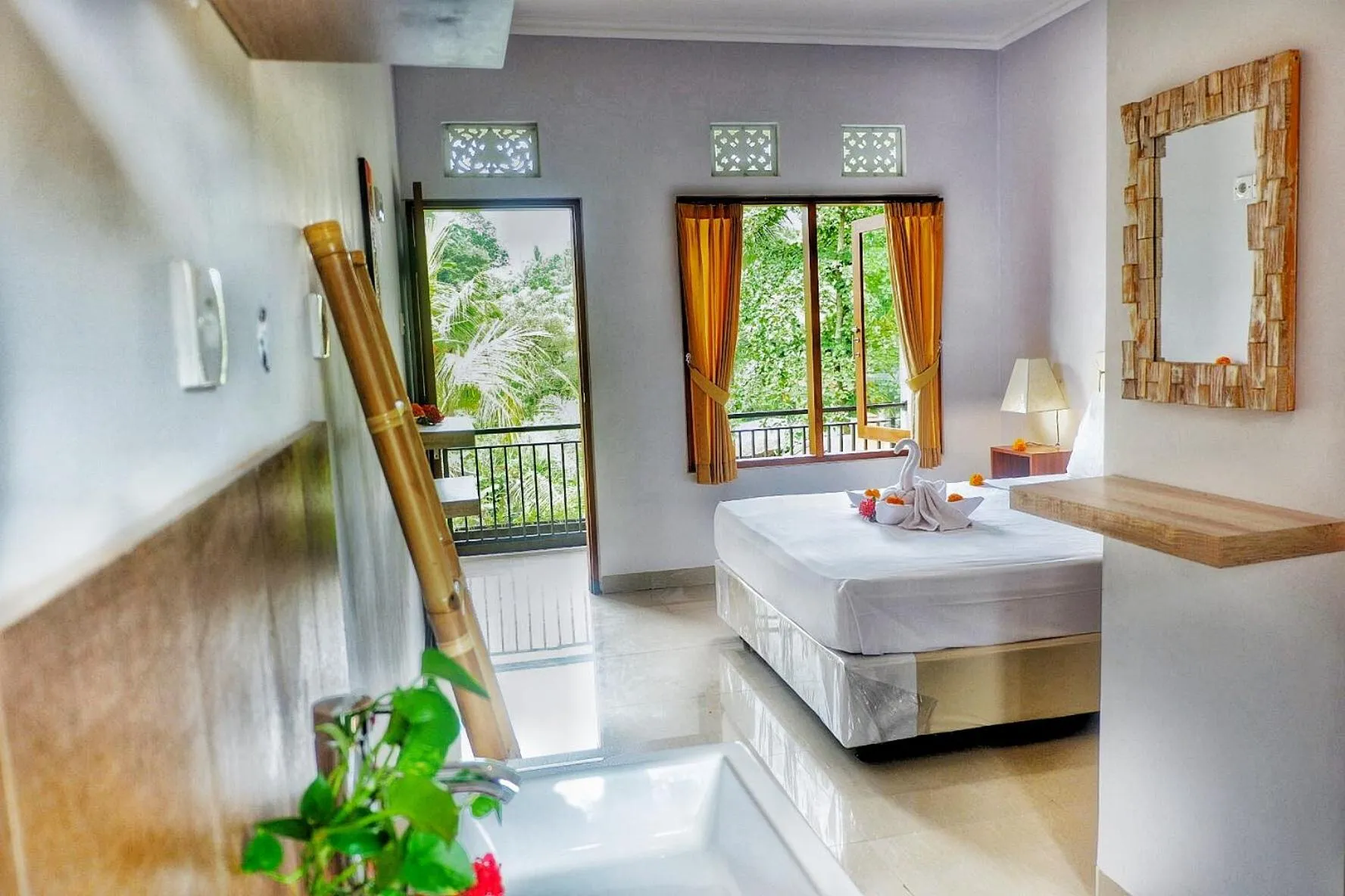 Photo of the whole room, Bed in Canang Gardens