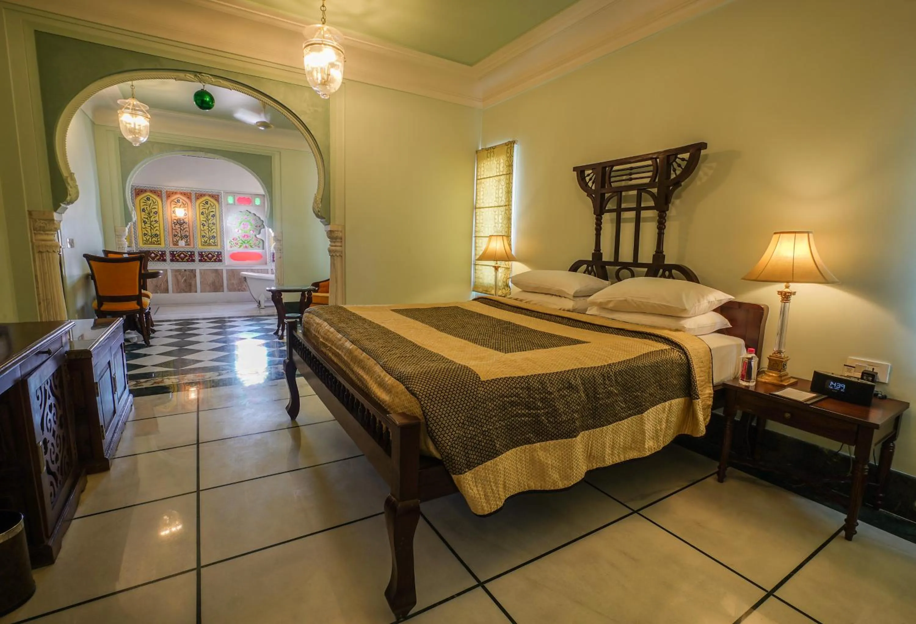 Photo of the whole room, Bed in Shahpura House