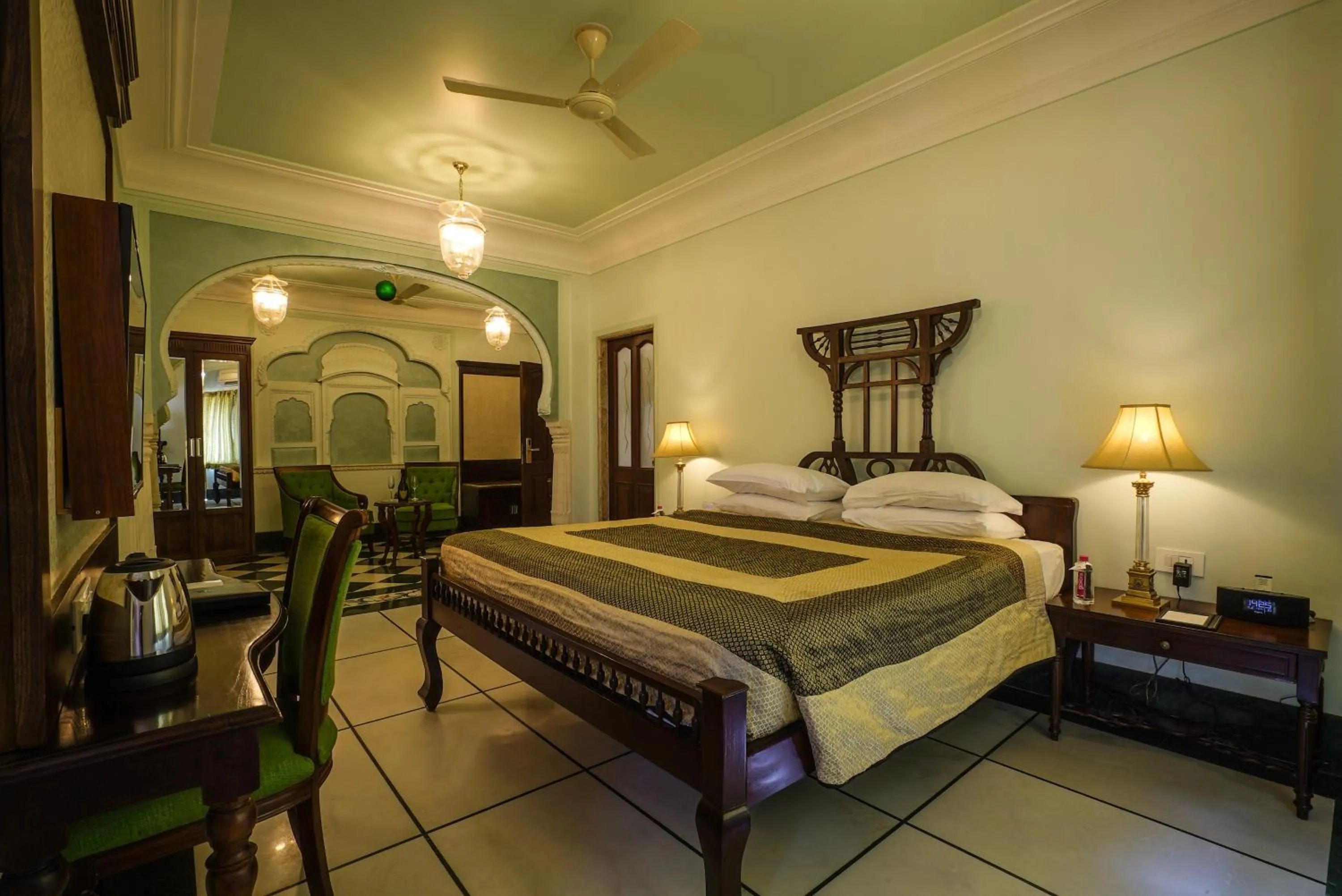 Photo of the whole room, Bed in Shahpura House