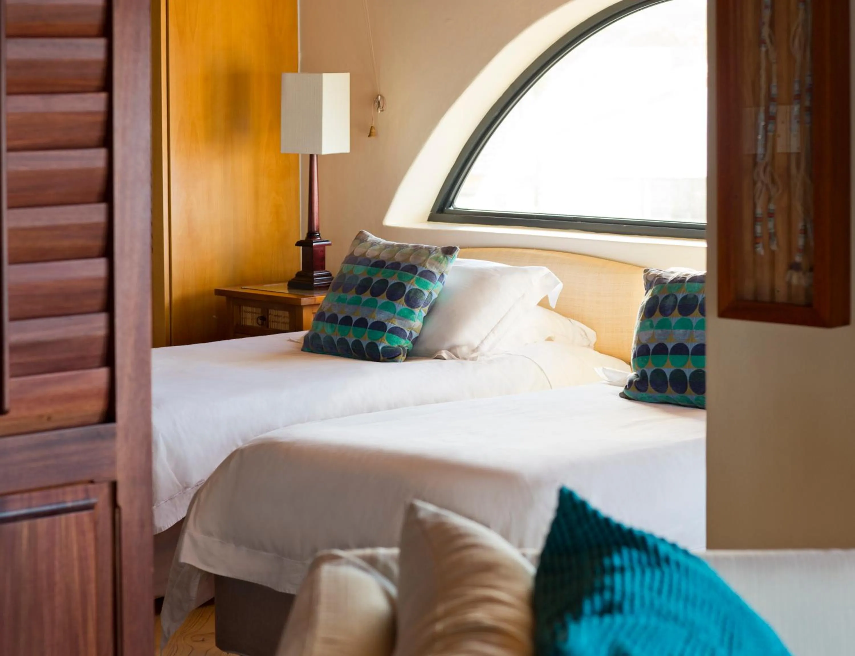 Bedroom, Bed in African Perfection 1