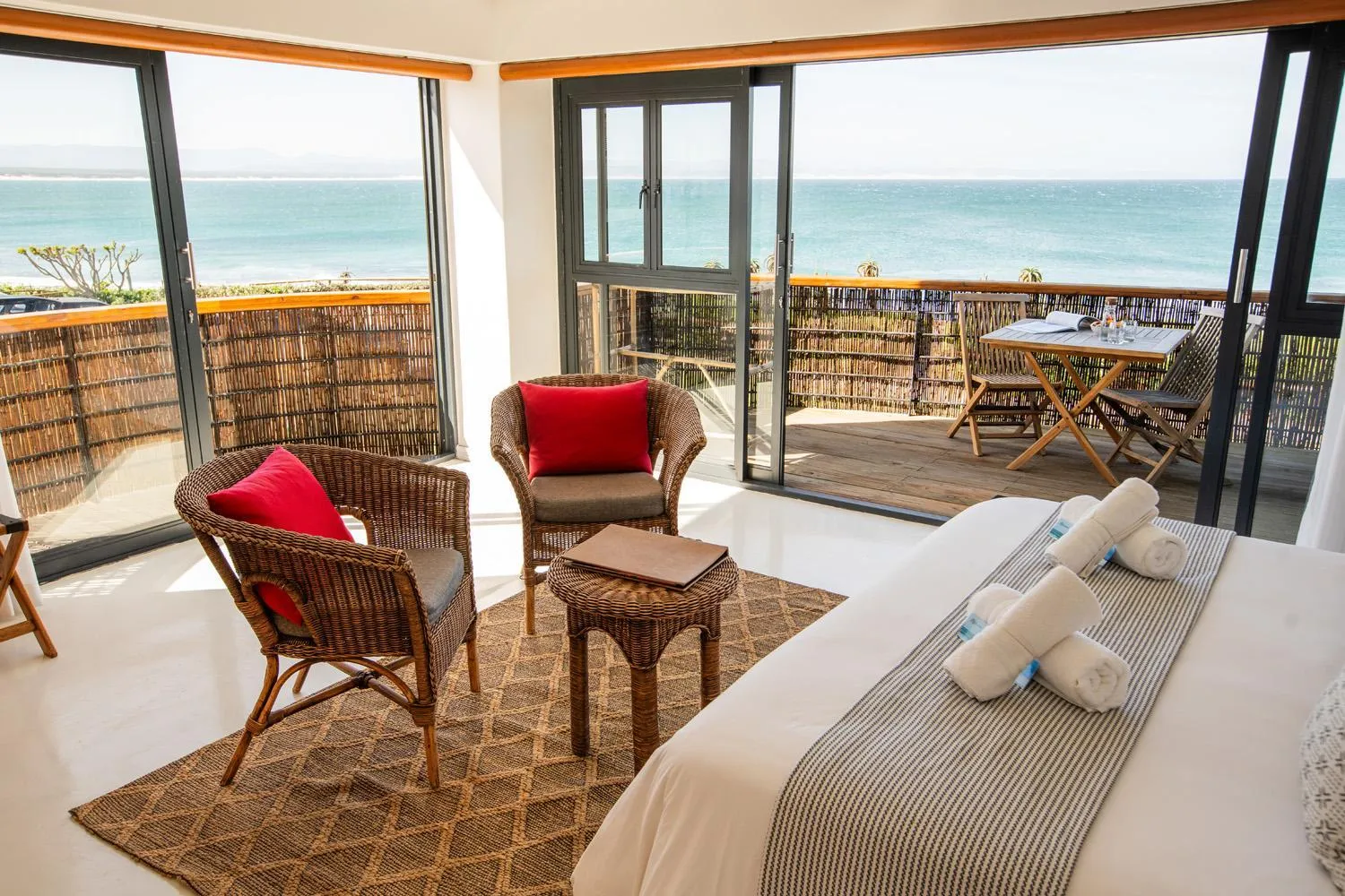 Seating area, Bed in African Perfection 1