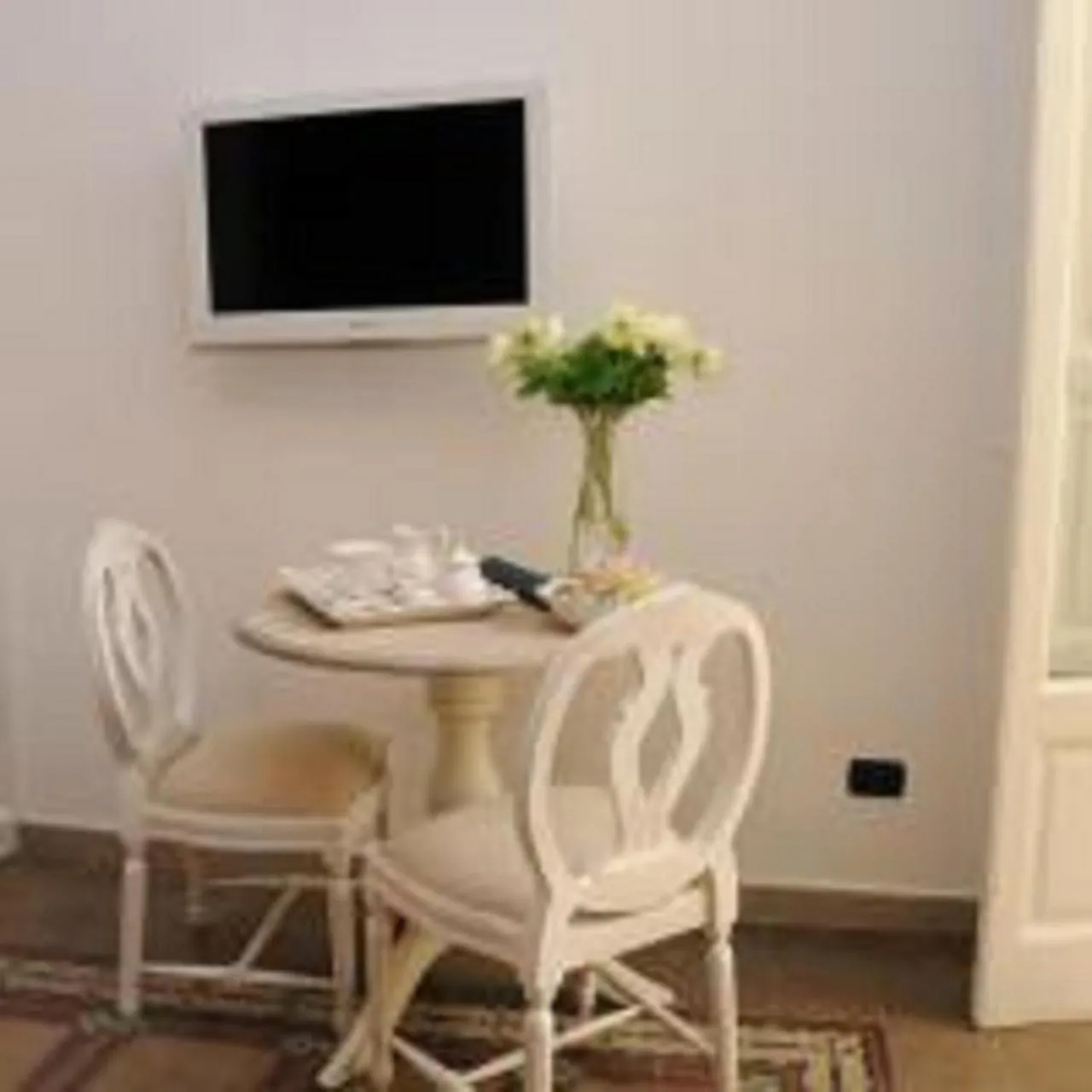 Photo of the whole room in Casa Blanca