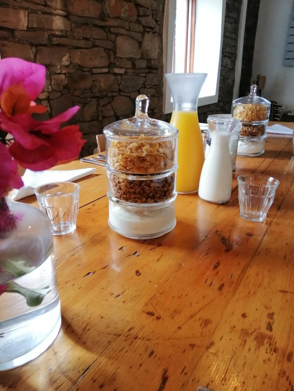 Breakfast in Seven Fountains Farm