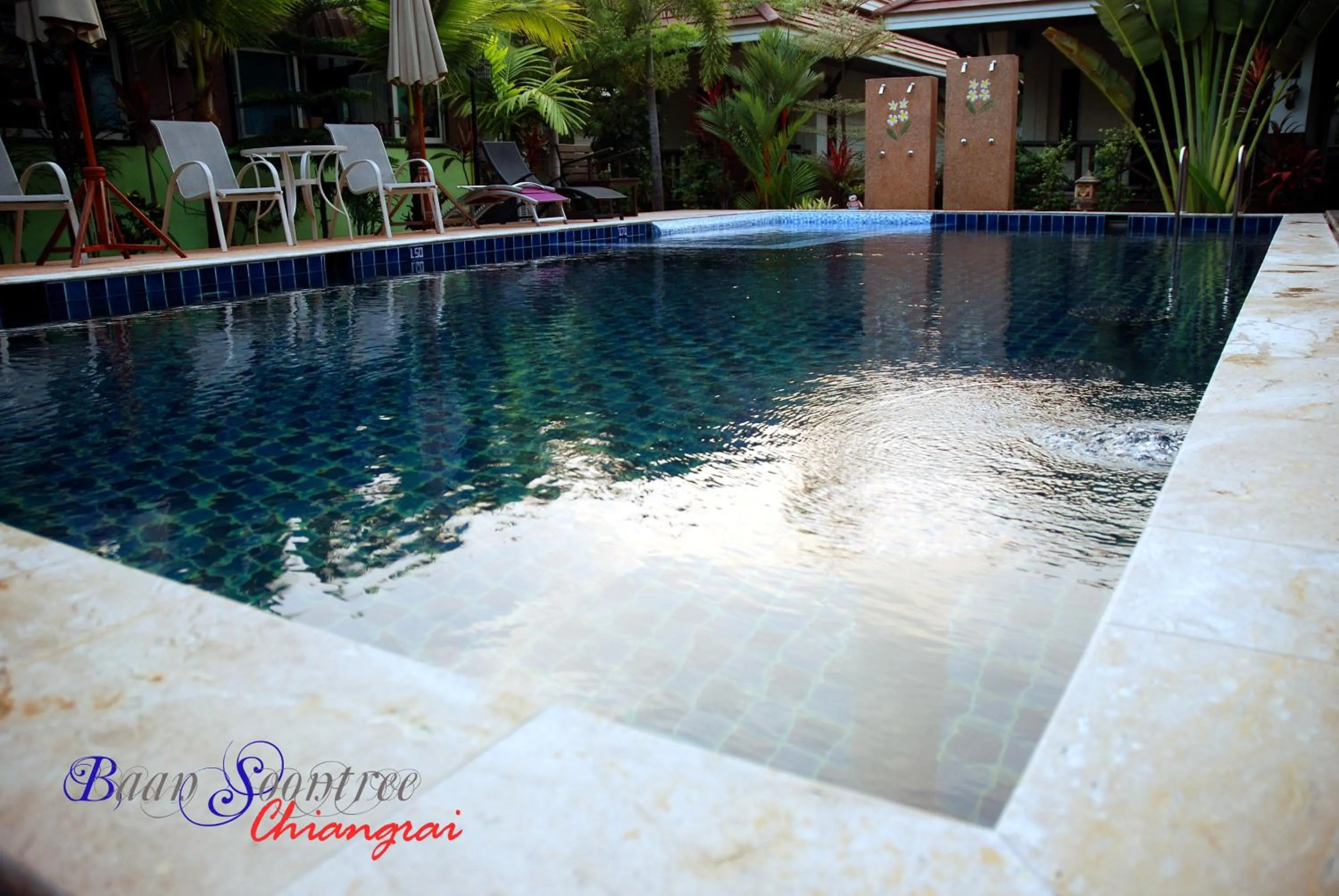 Swimming pool in Baan Soontree Resort