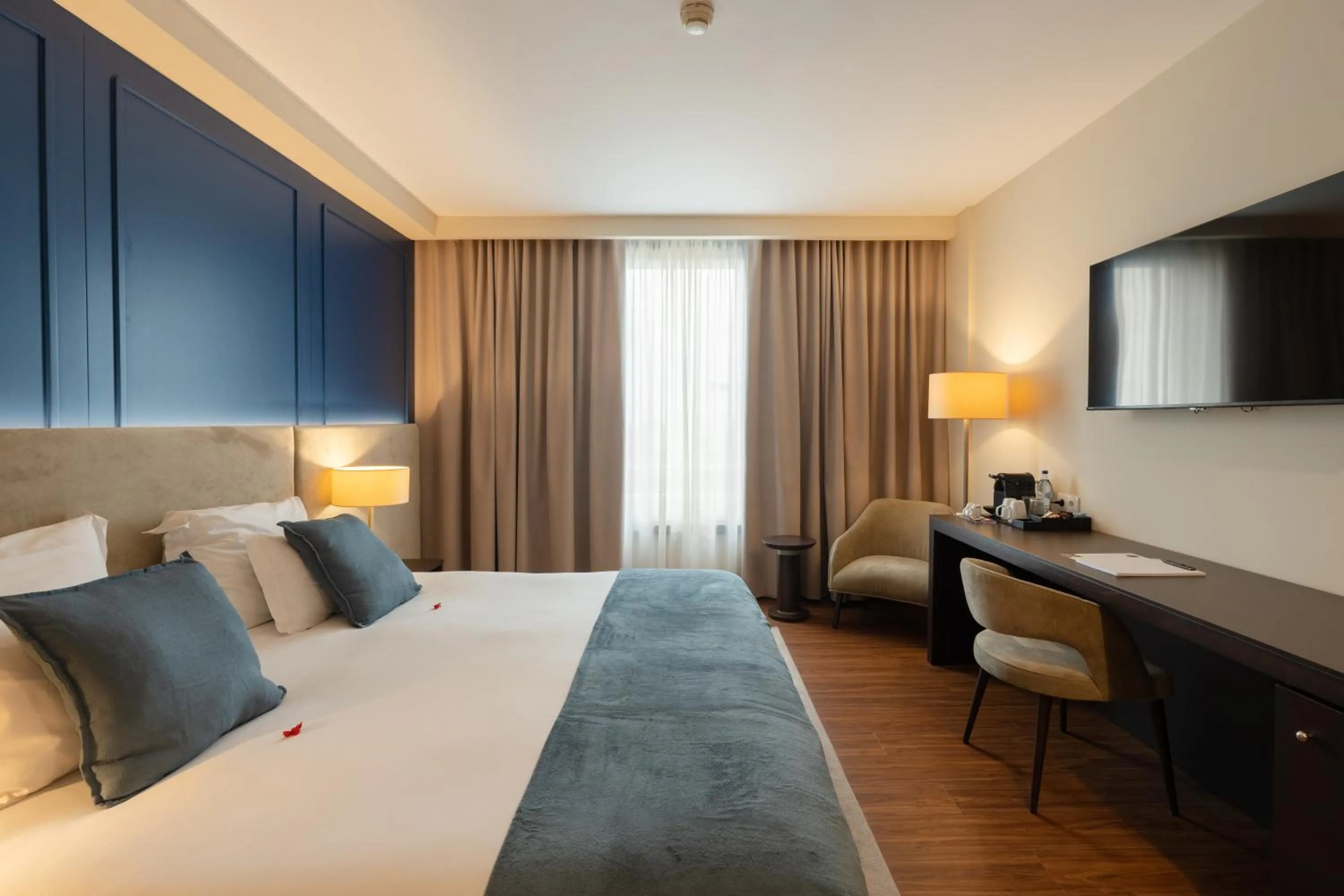 Bed in Hotel Premium Porto Maia