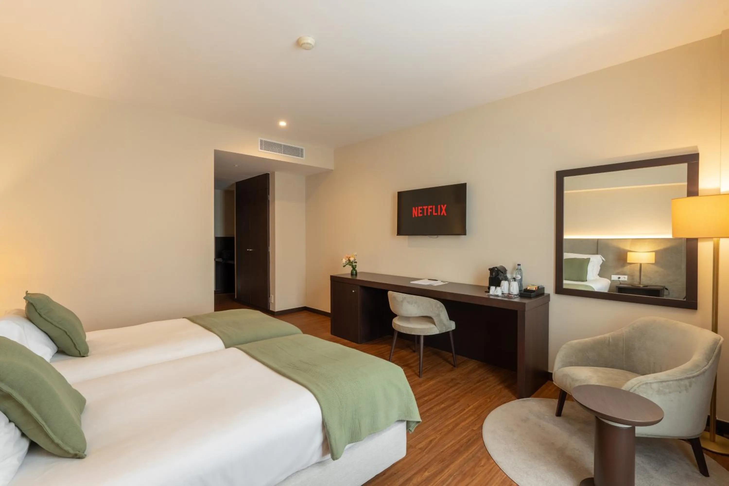 Bedroom, Bed in Hotel Premium Porto Maia