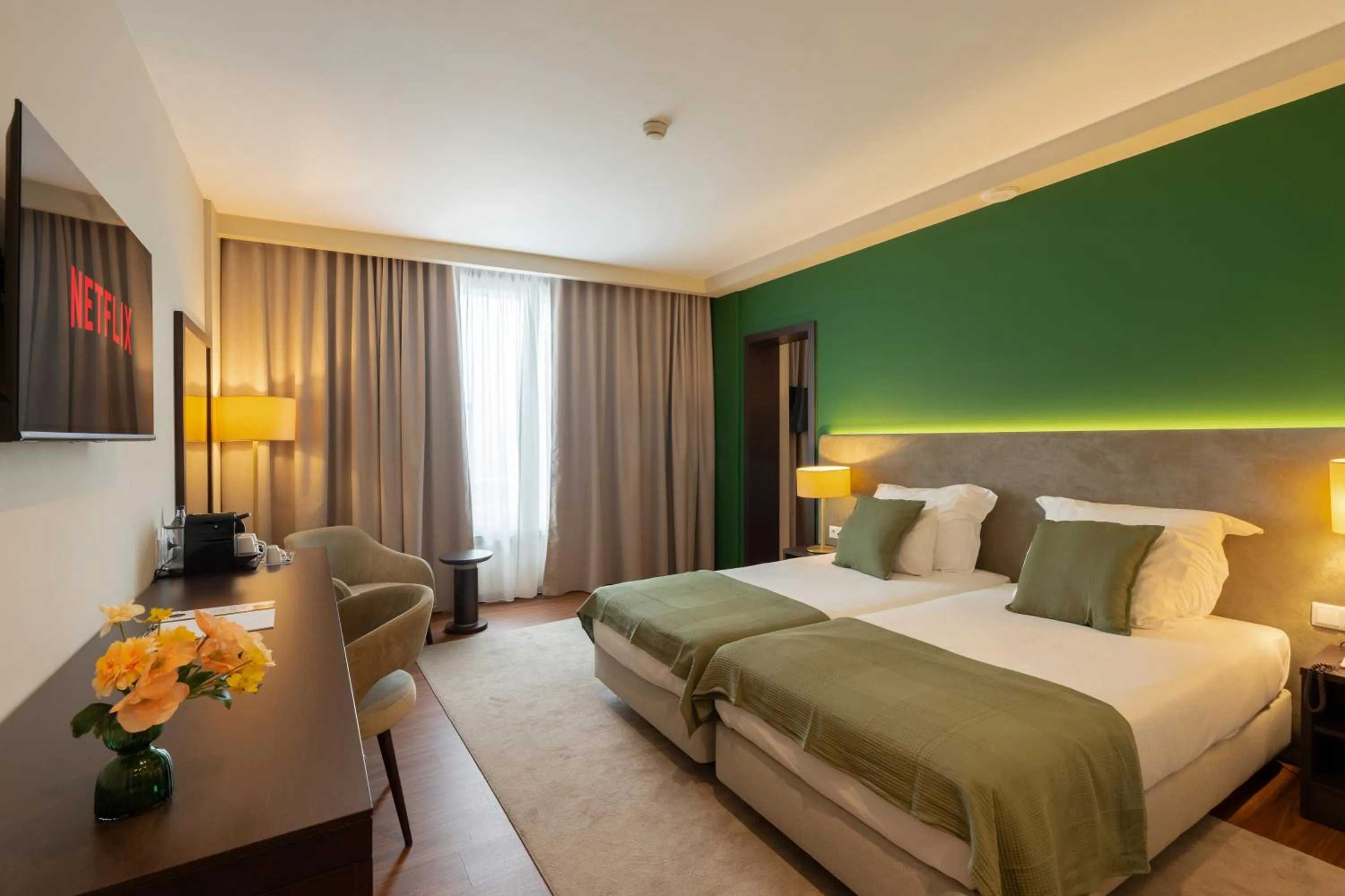 Bed in Hotel Premium Porto Maia