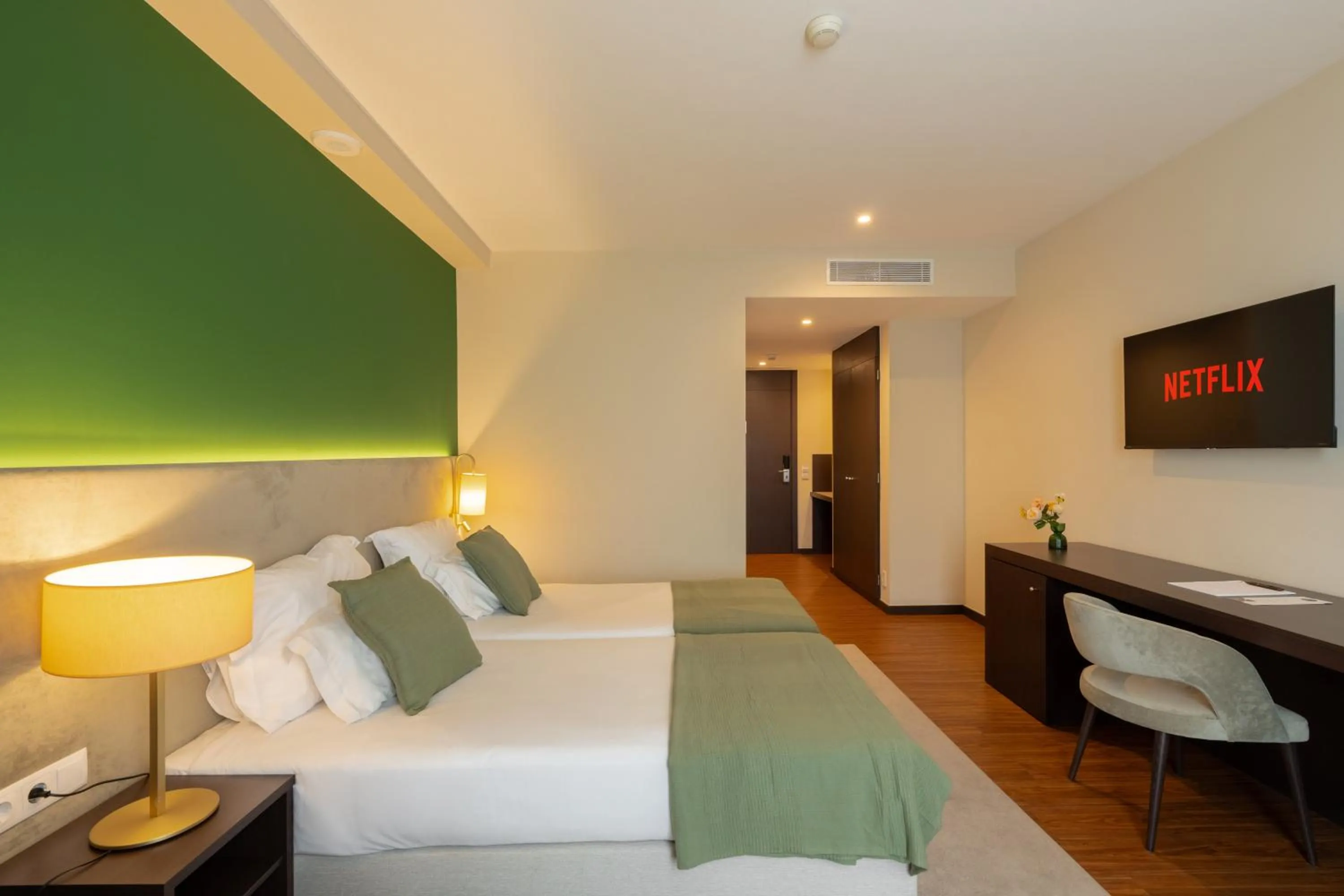 Bed in Hotel Premium Porto Maia