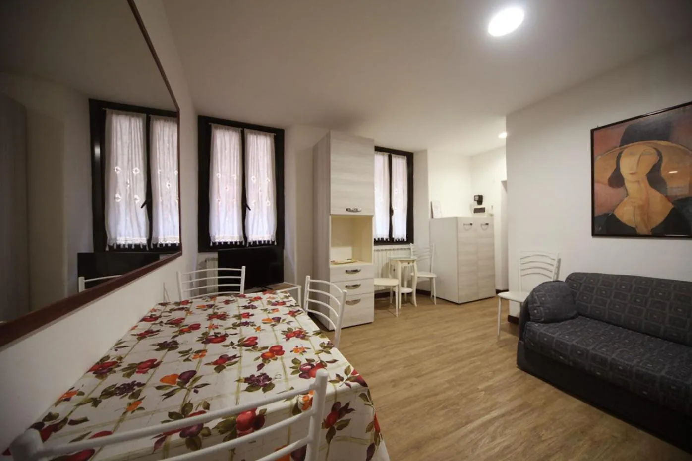 TV and multimedia, Bed in Antica Corte Milanese