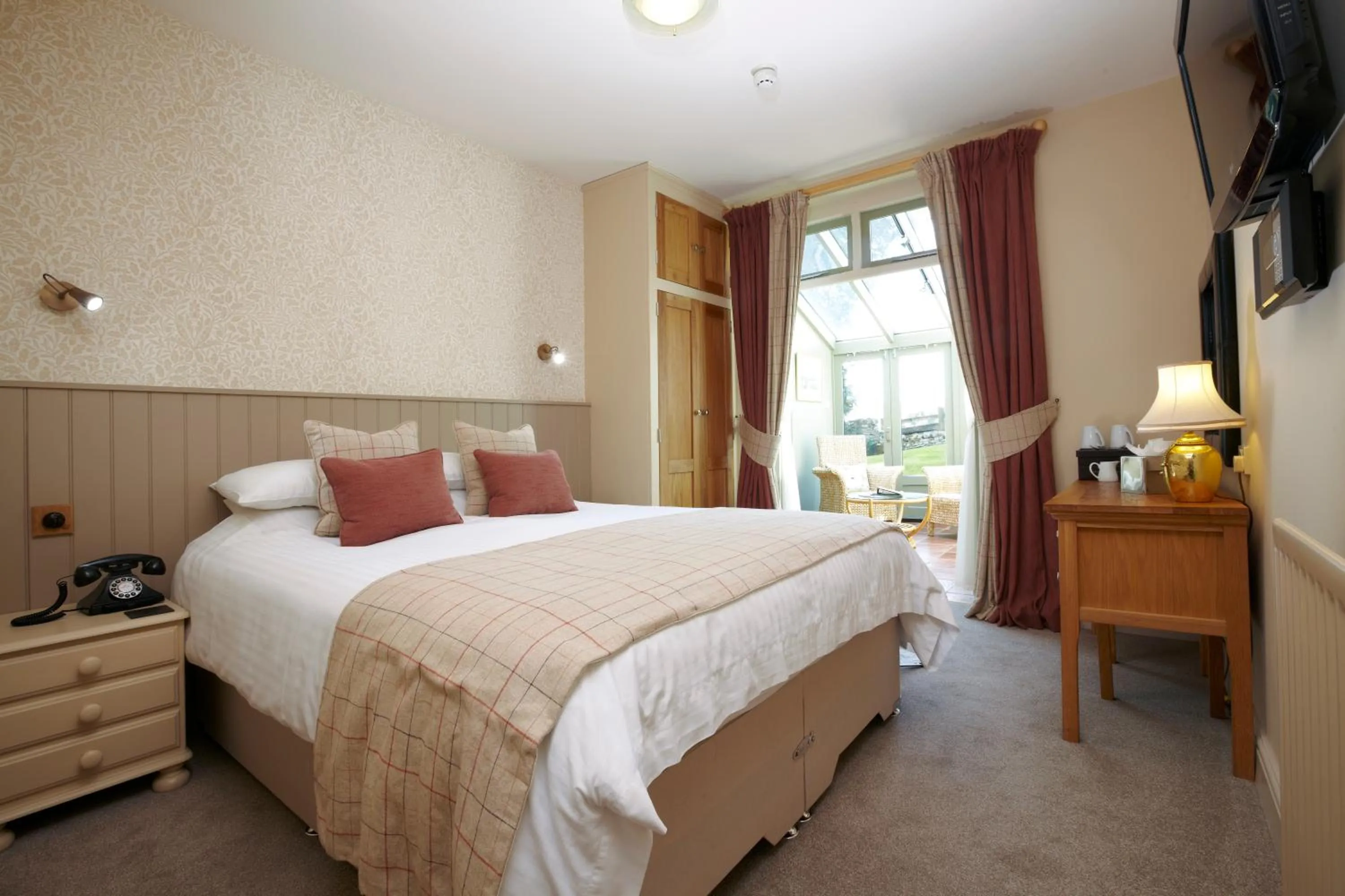 Day, Bed in Stone House Hotel
