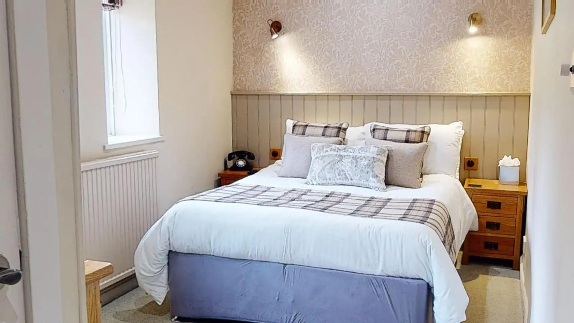 Cozy Double in Stone House Hotel Cozy Double in Stone House Hotel