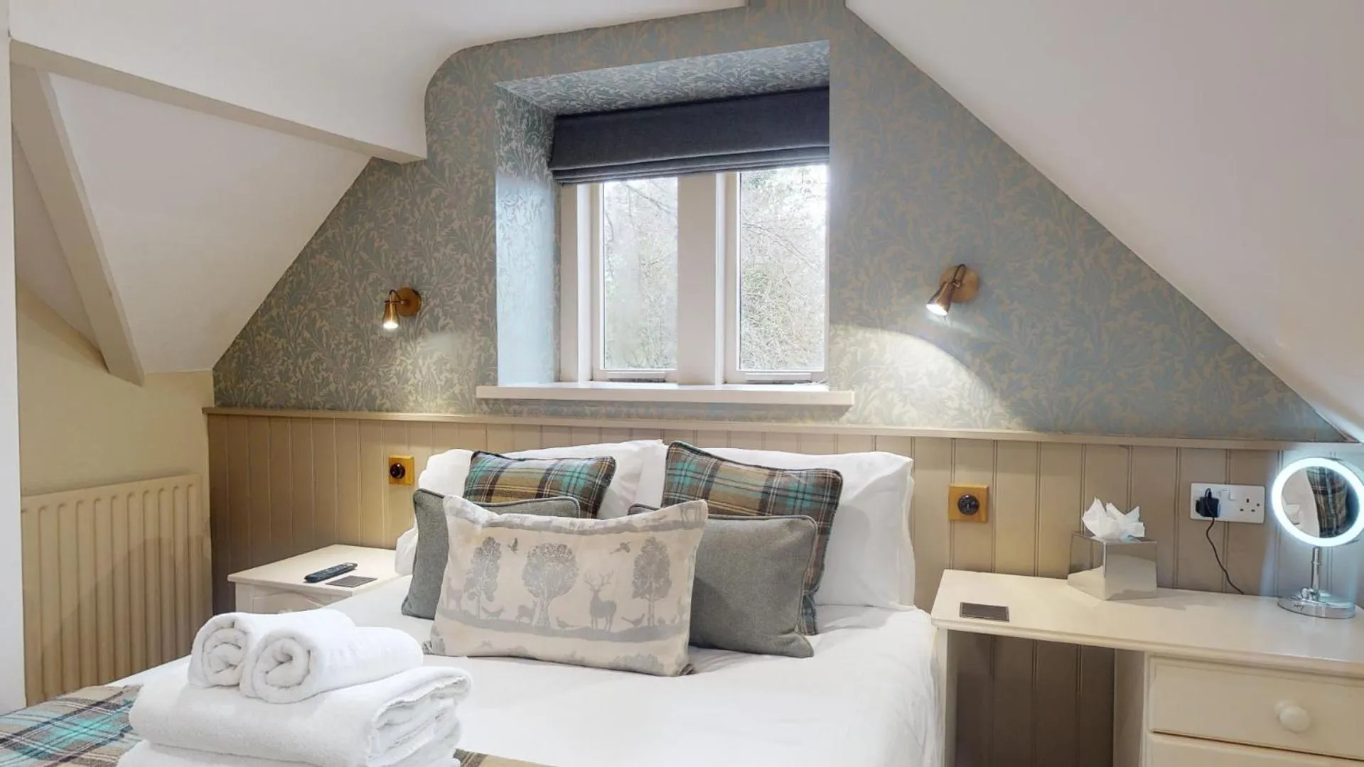 Bed in Stone House Hotel