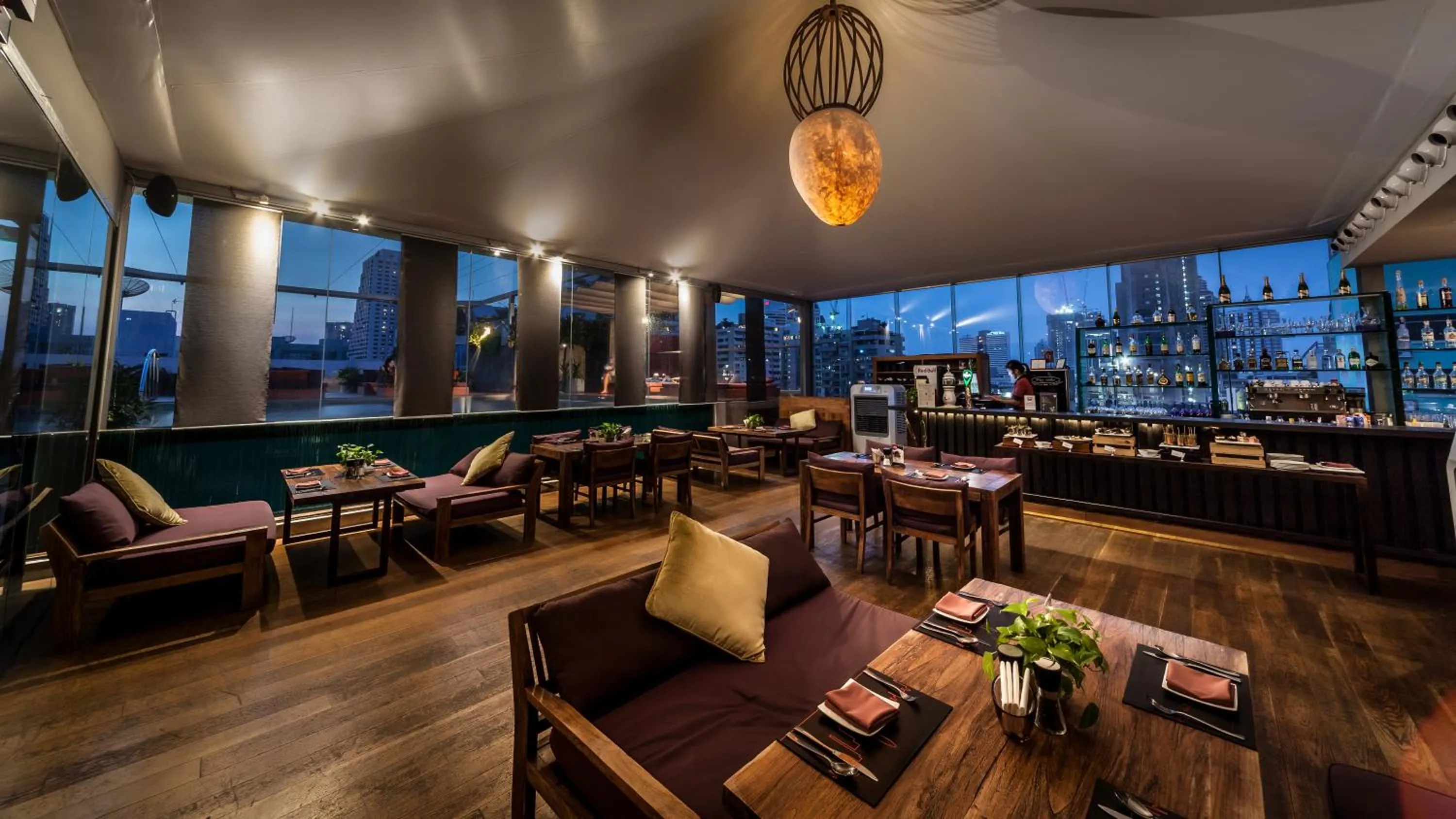 Lounge or bar in Galleria 10 Hotel Bangkok