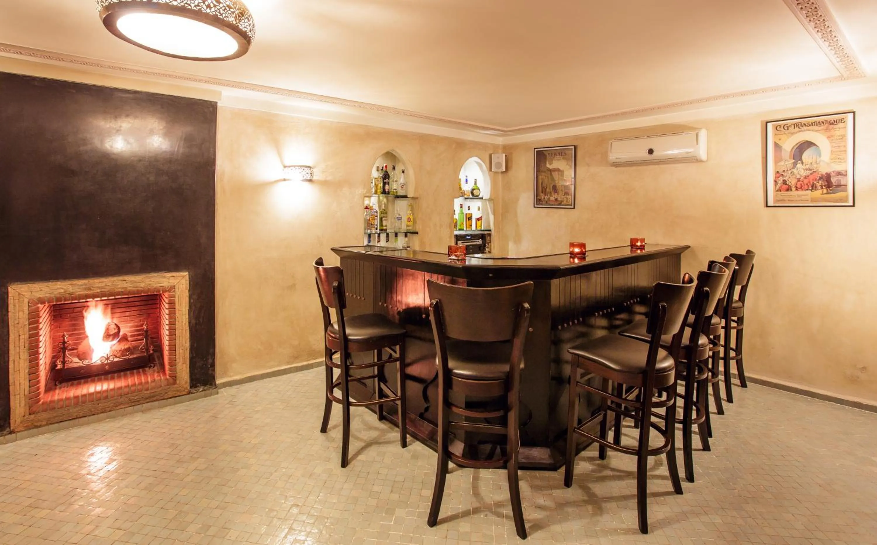 Restaurant/places to eat in Riad Andalib