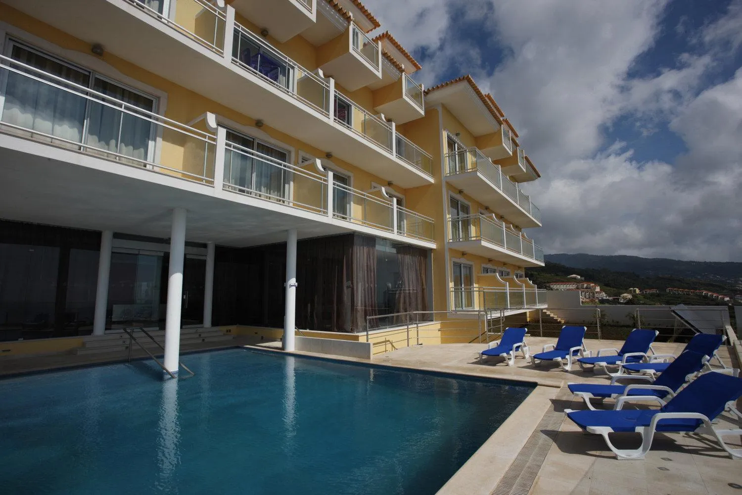 Swimming pool in Hotel Apartamentos Baia Brava