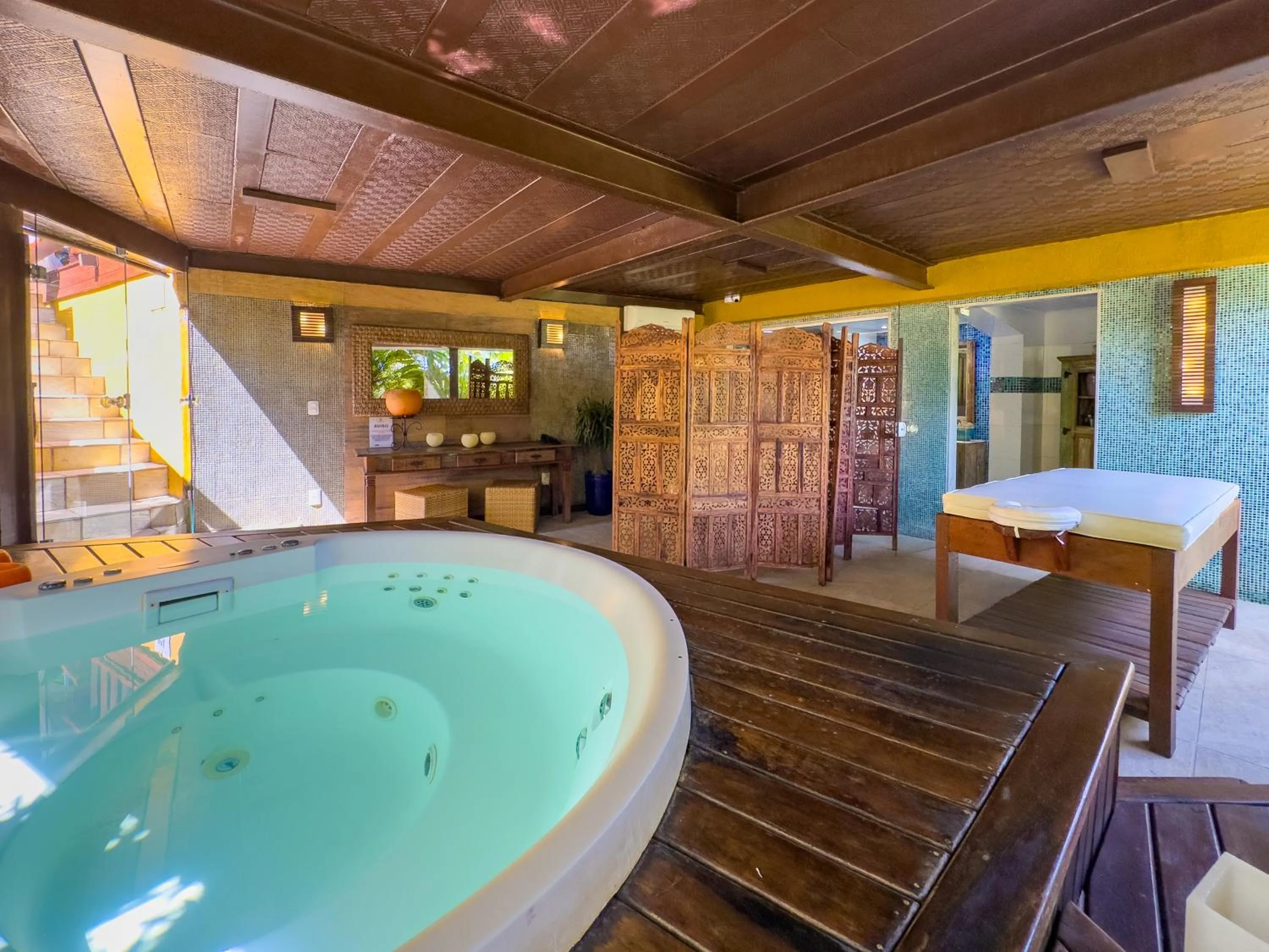 Hot Tub in Bahiamarela Boutique Hotel & SPA