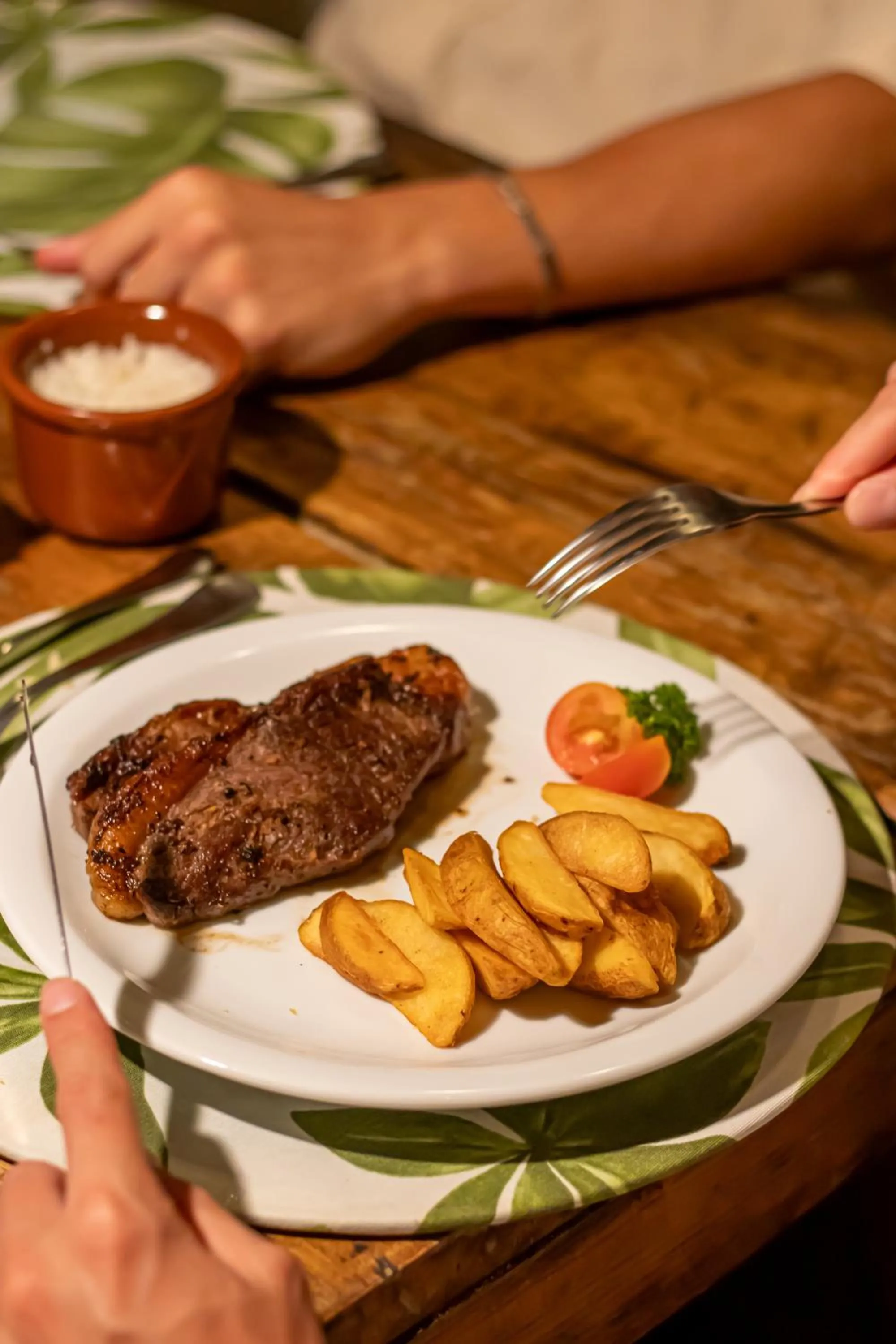 Restaurant/places to eat in Bahiamarela Boutique Hotel & SPA