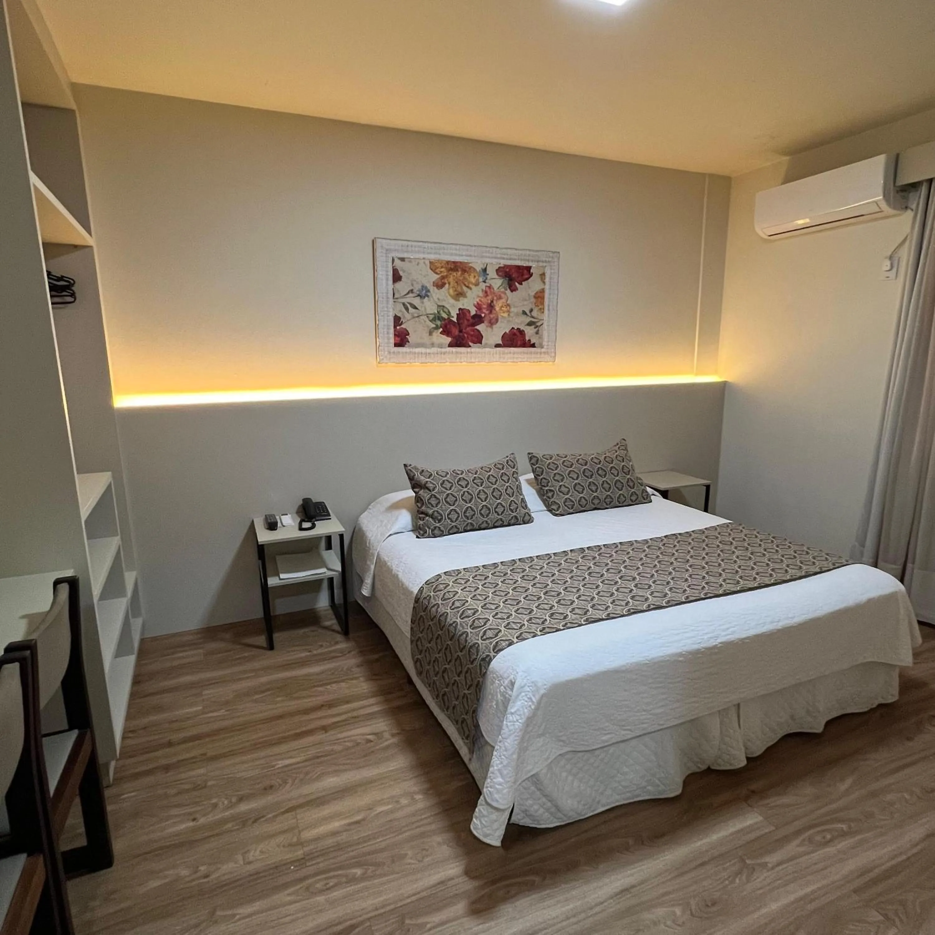 Bed in Hotel Geranium