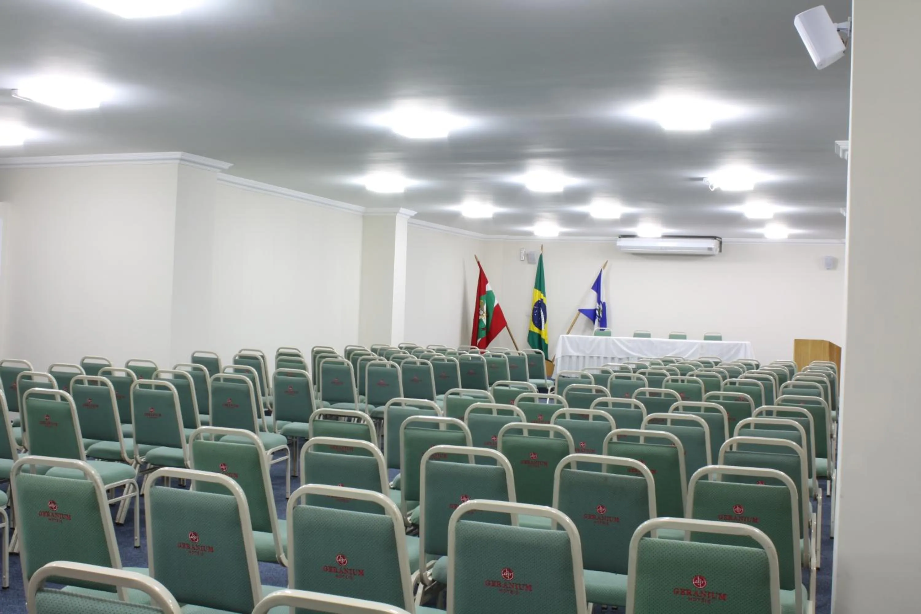 Restaurant/places to eat in Hotel Geranium