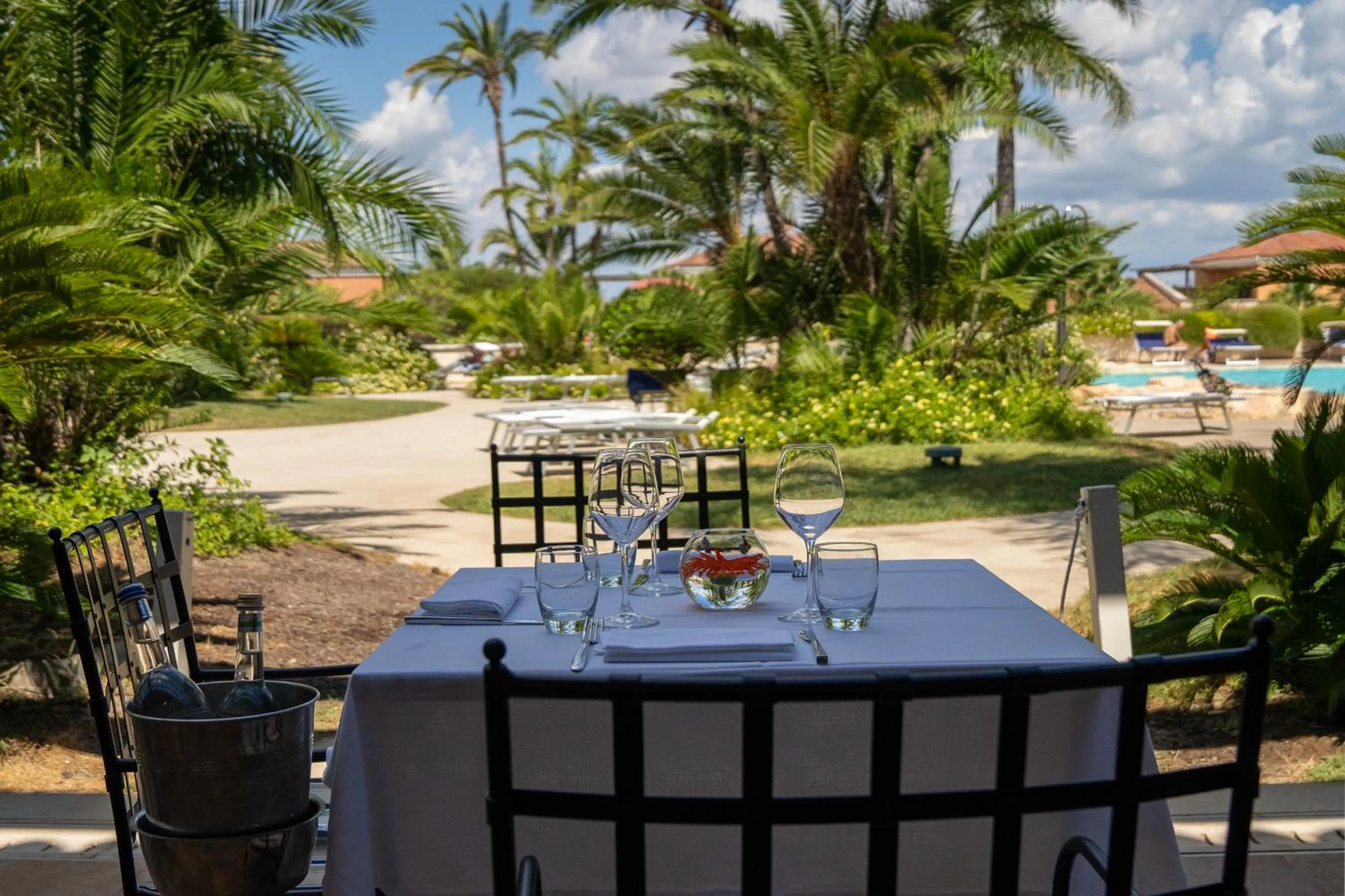 Restaurant/places to eat in Marinagri Greenblu Hotel