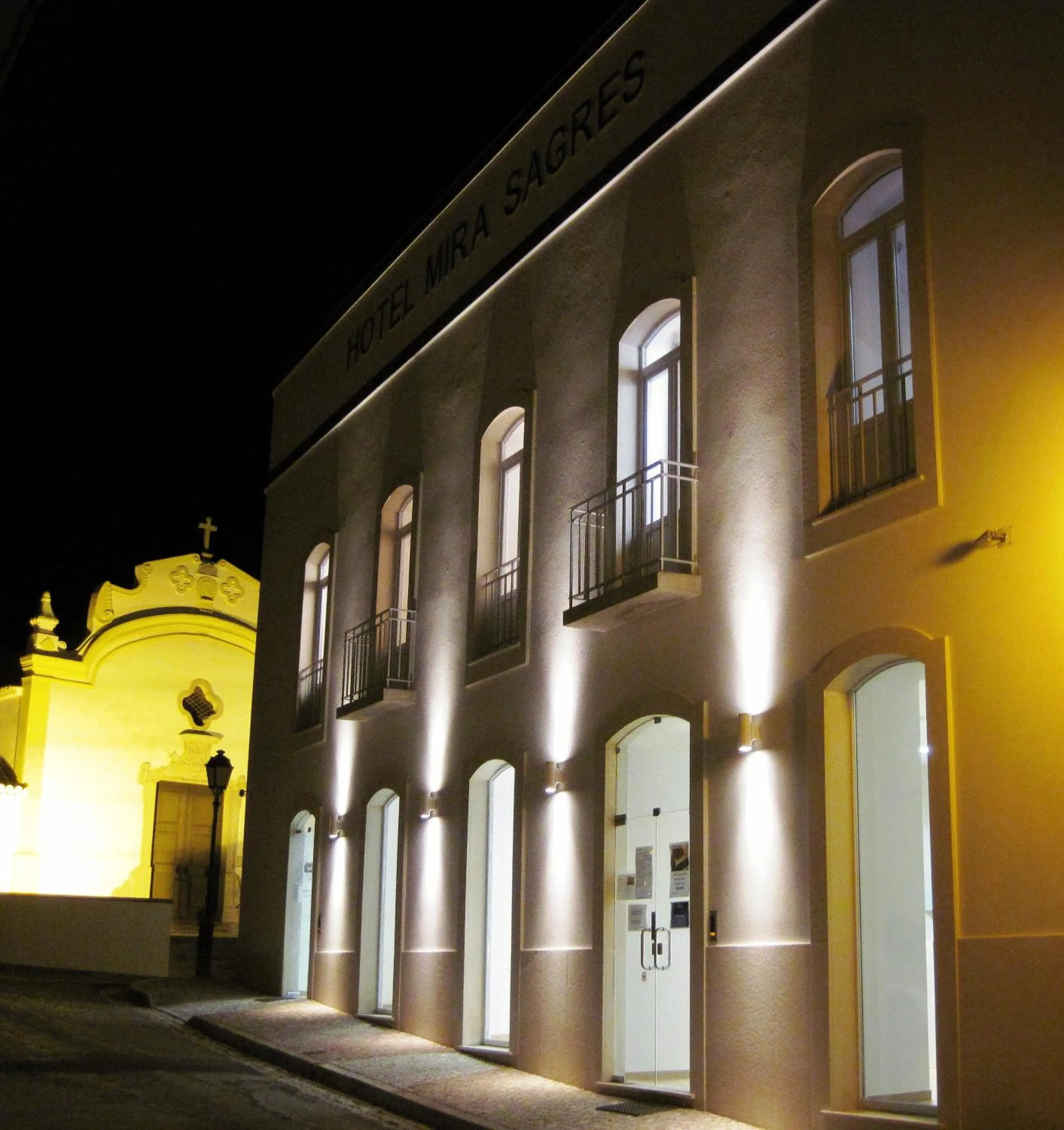 Facade/entrance in Hotel Mira Sagres