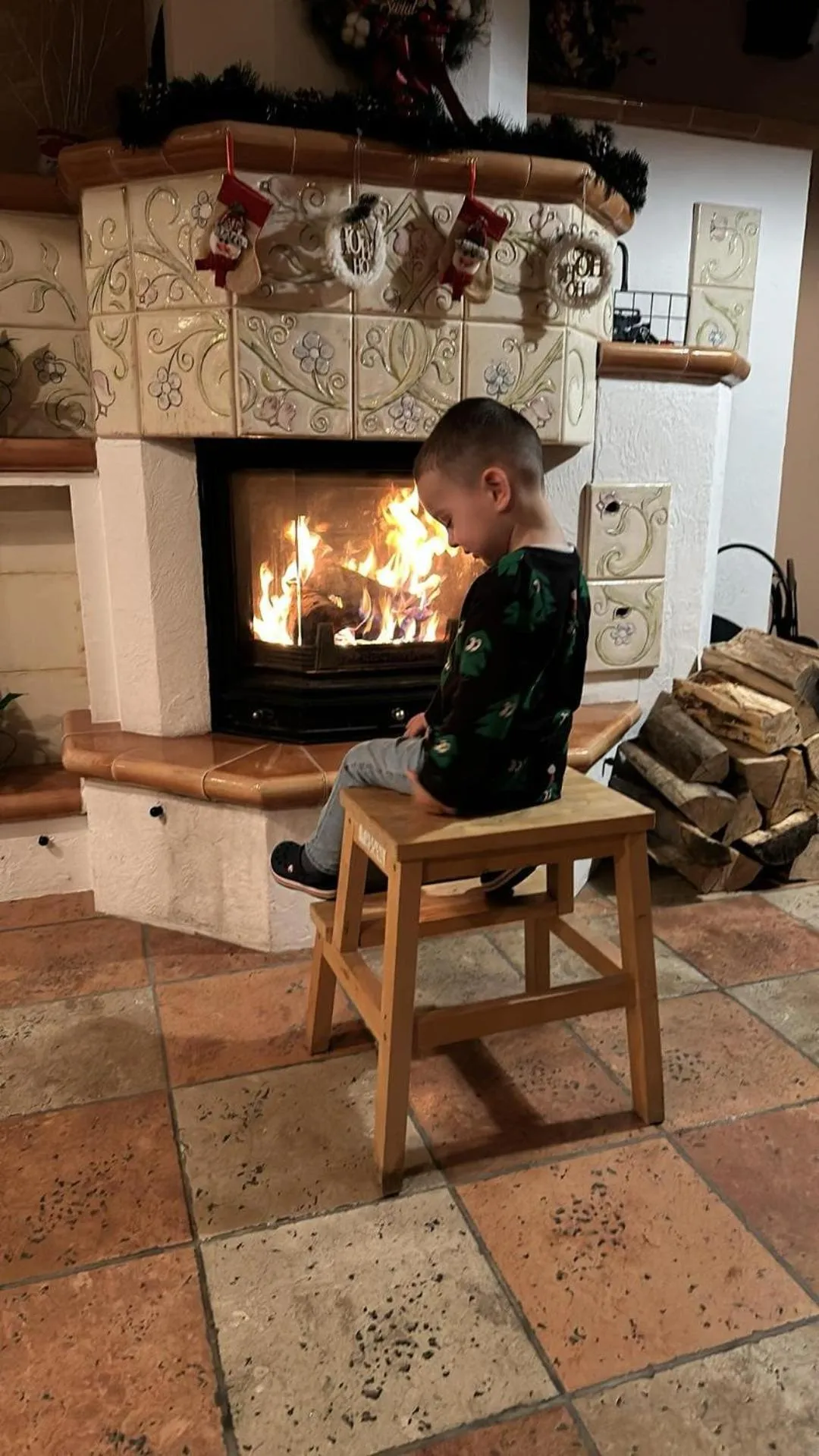 fireplace in Apolonia Willa