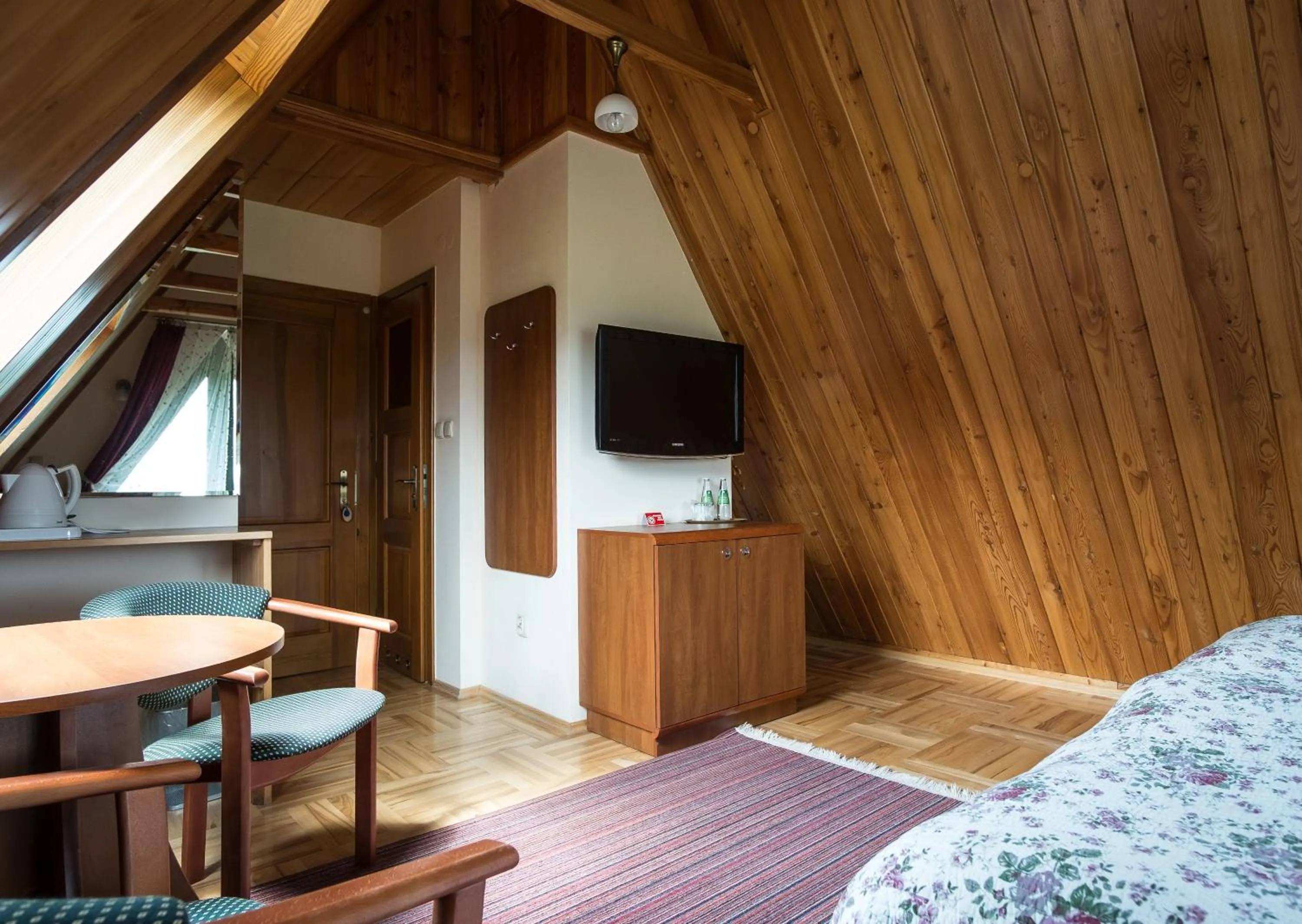 TV and multimedia in Apolonia Willa