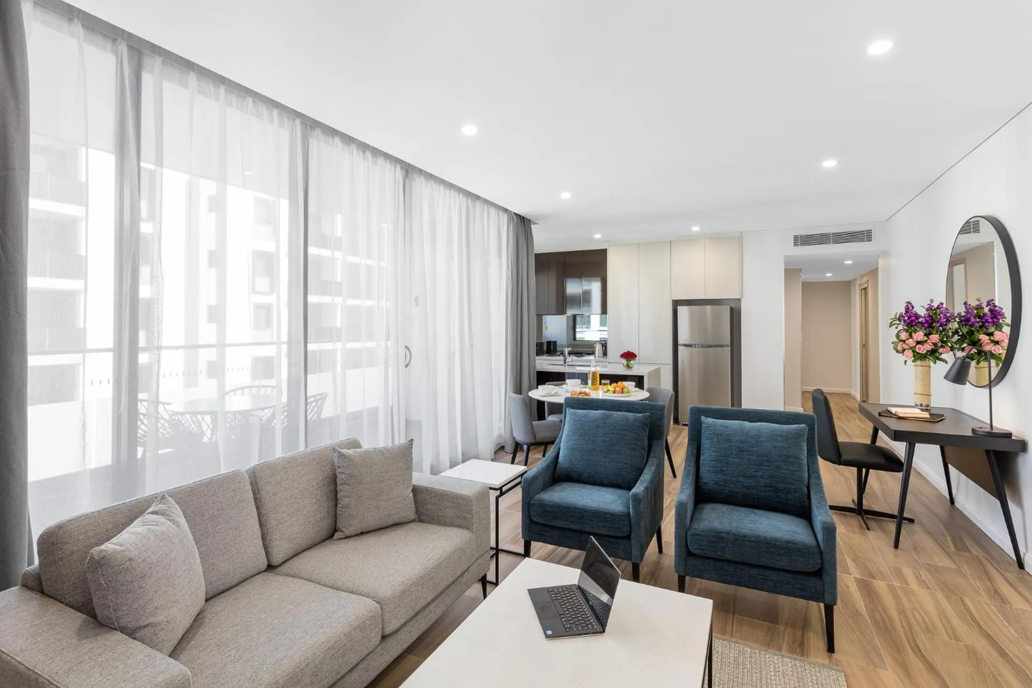 Kitchen or kitchenette in Meriton Suites Coward Street, Mascot