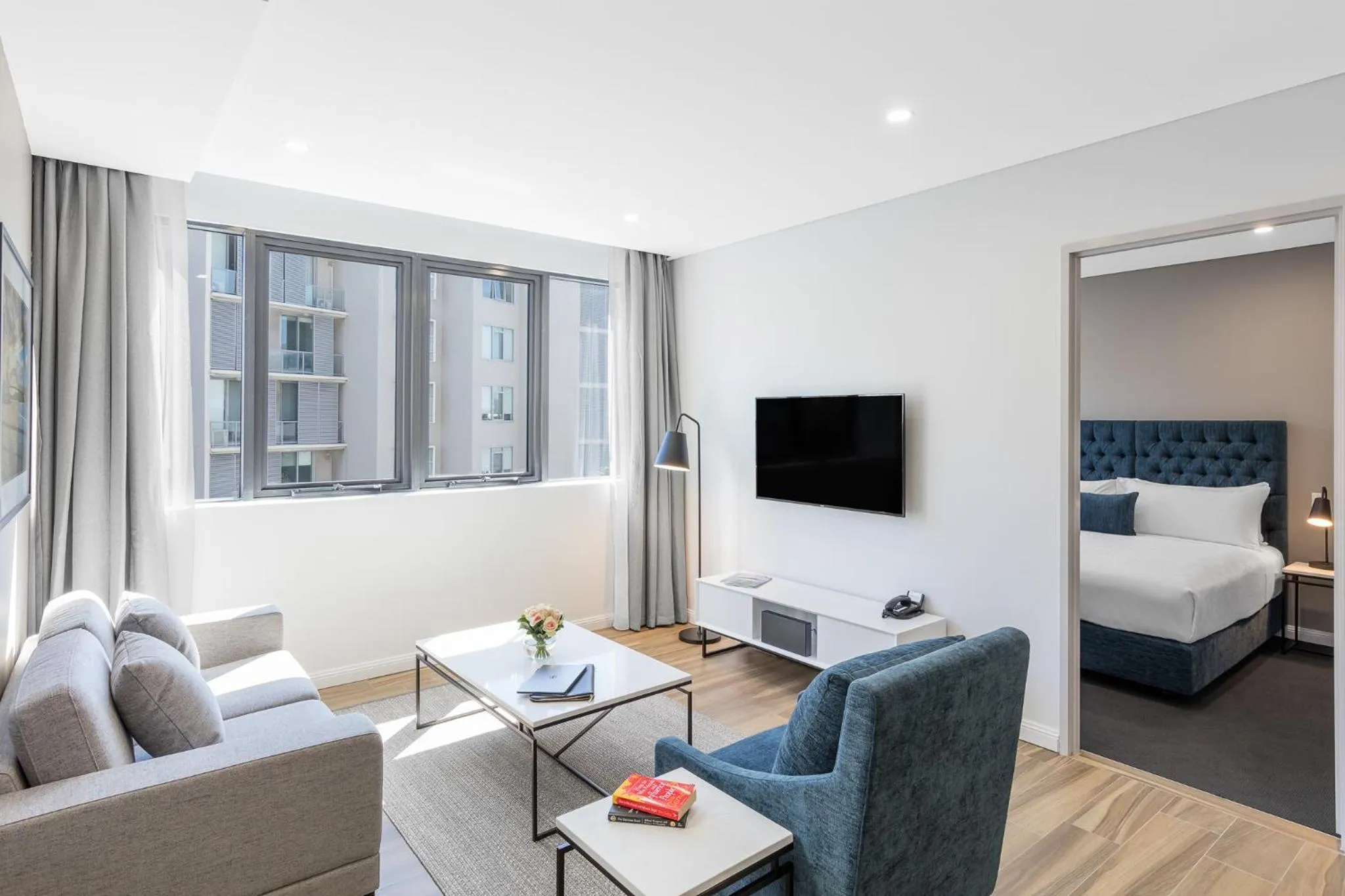 Bed in Meriton Suites Coward Street, Mascot