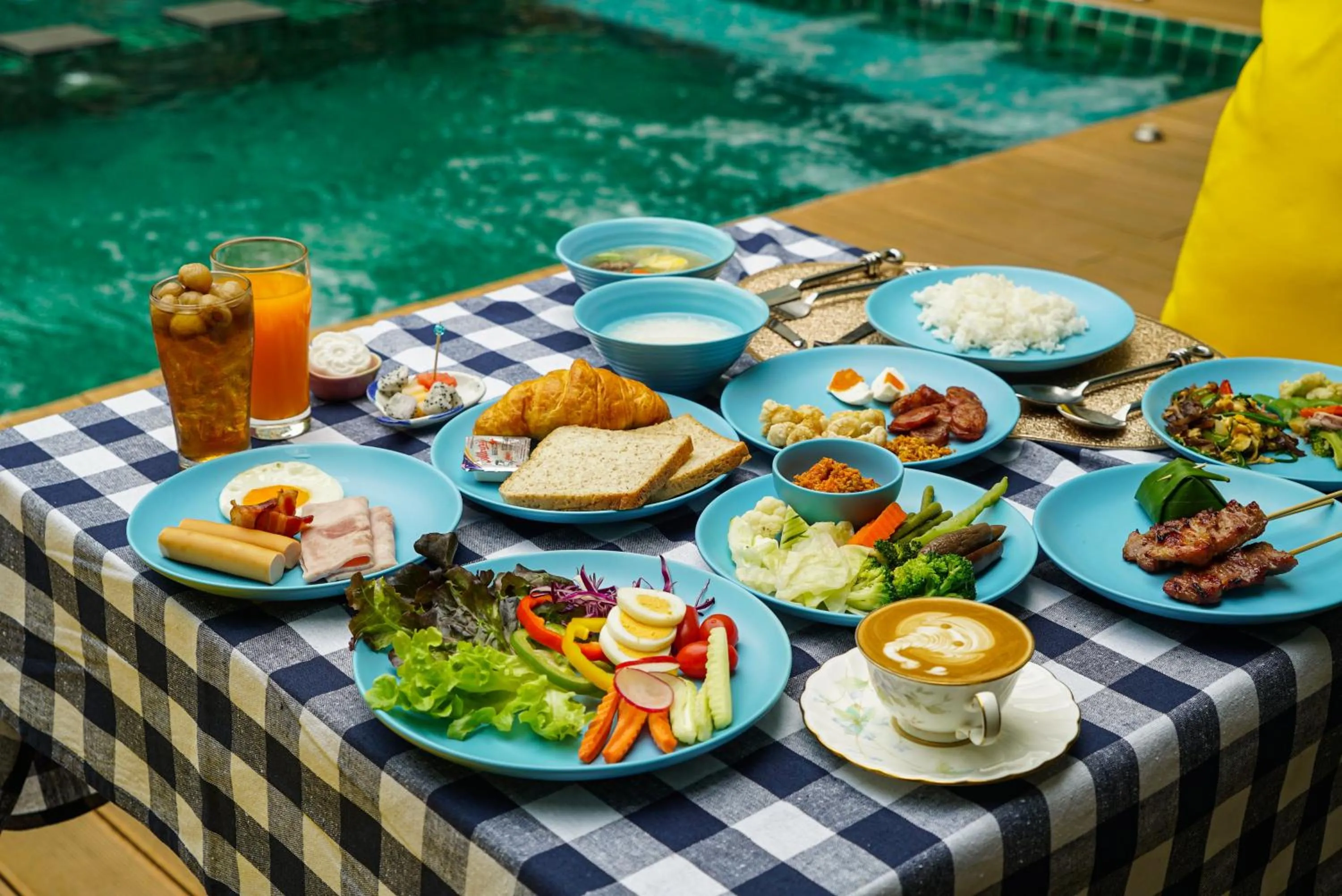 Breakfast in At Pingnakorn Riverside