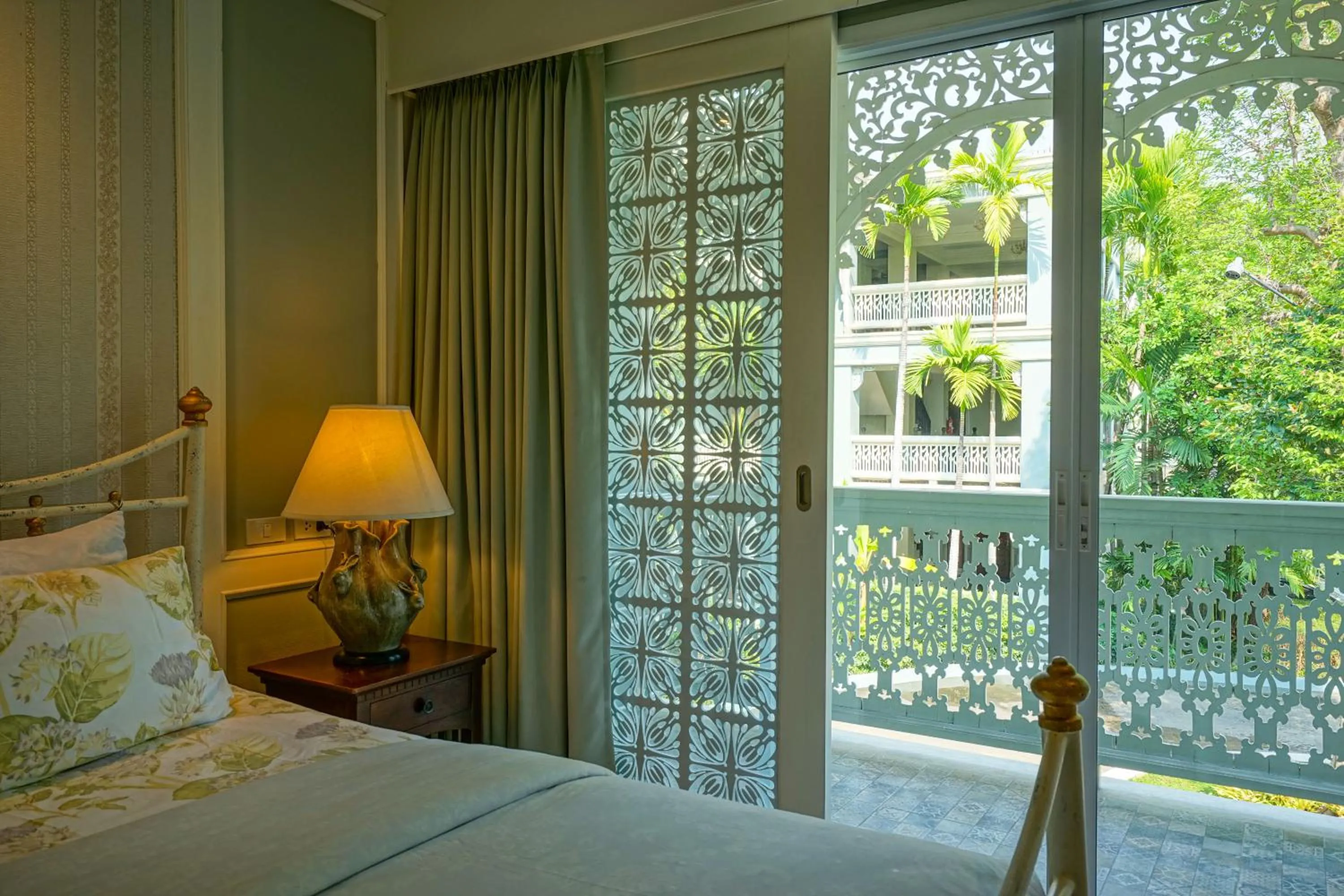 View (from property/room), Bed in At Pingnakorn Riverside