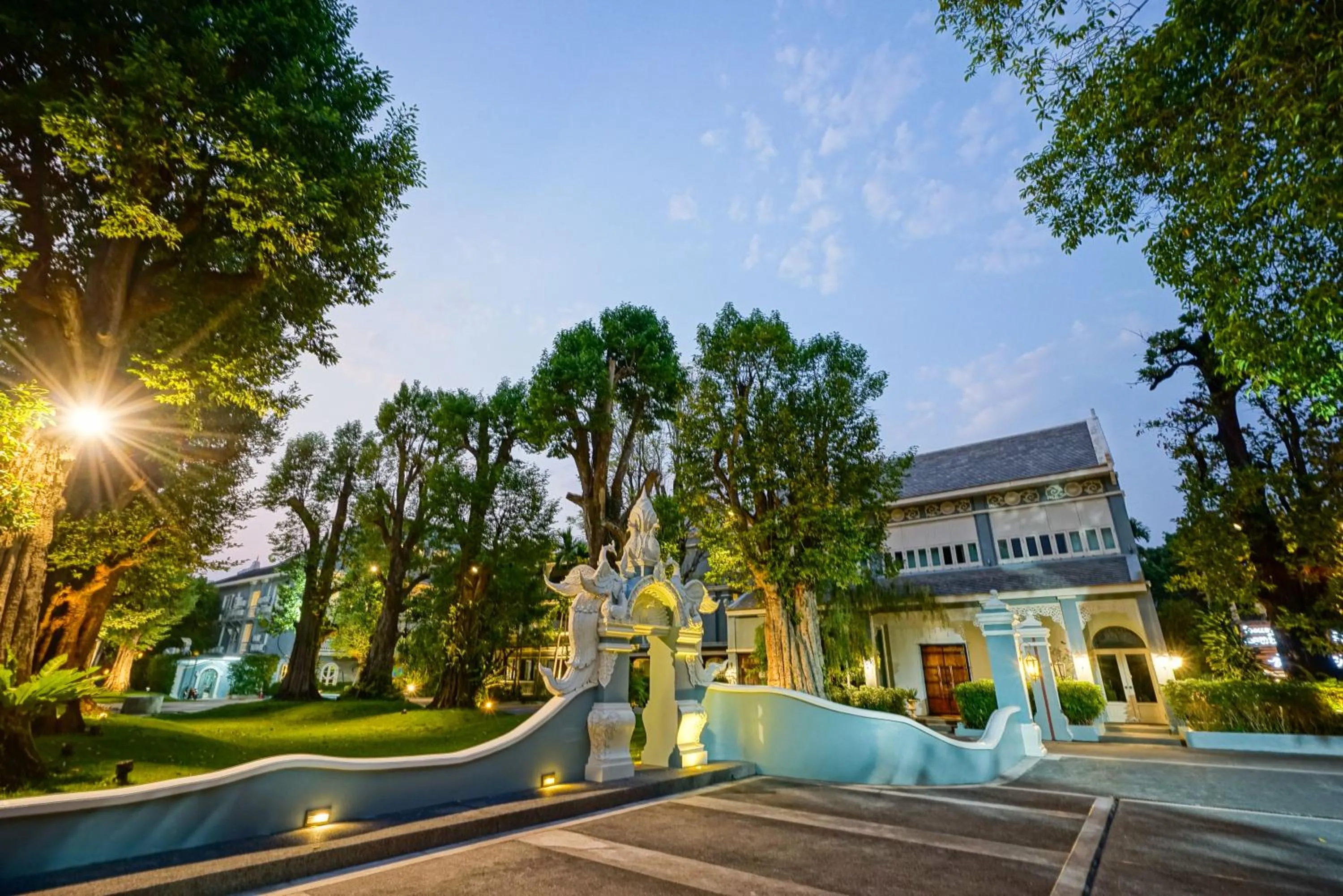 Property building in At Pingnakorn Riverside