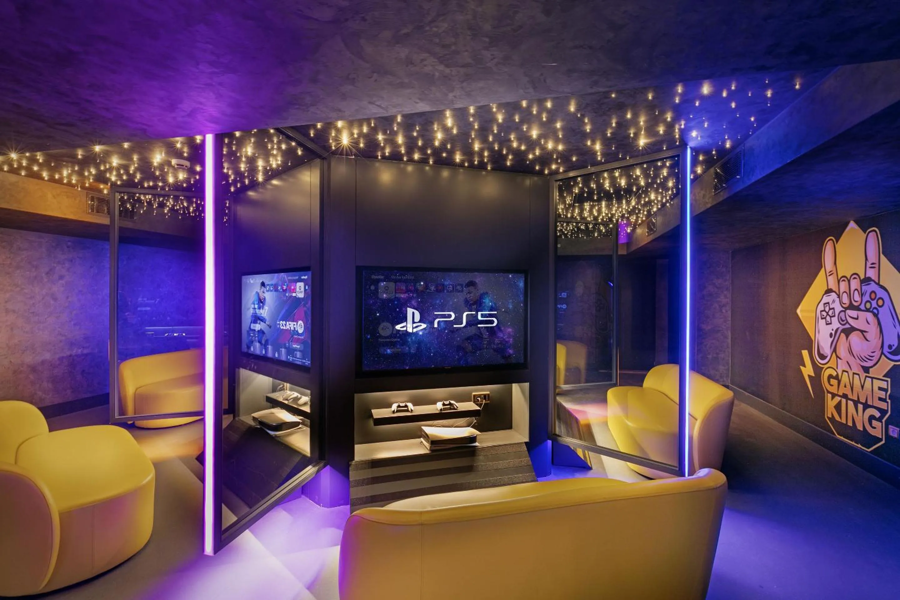 Game Room in Titanic Deluxe Lara