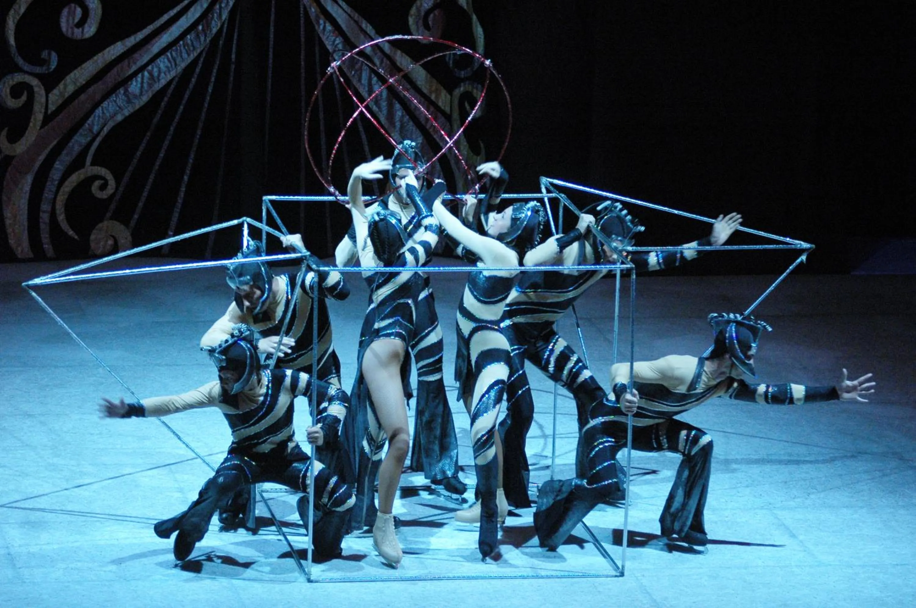 Evening entertainment in Titanic Deluxe Lara